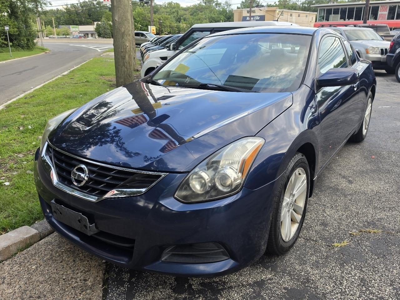 Nissan Altima 2dr Cpe I4 2.5 S 2013