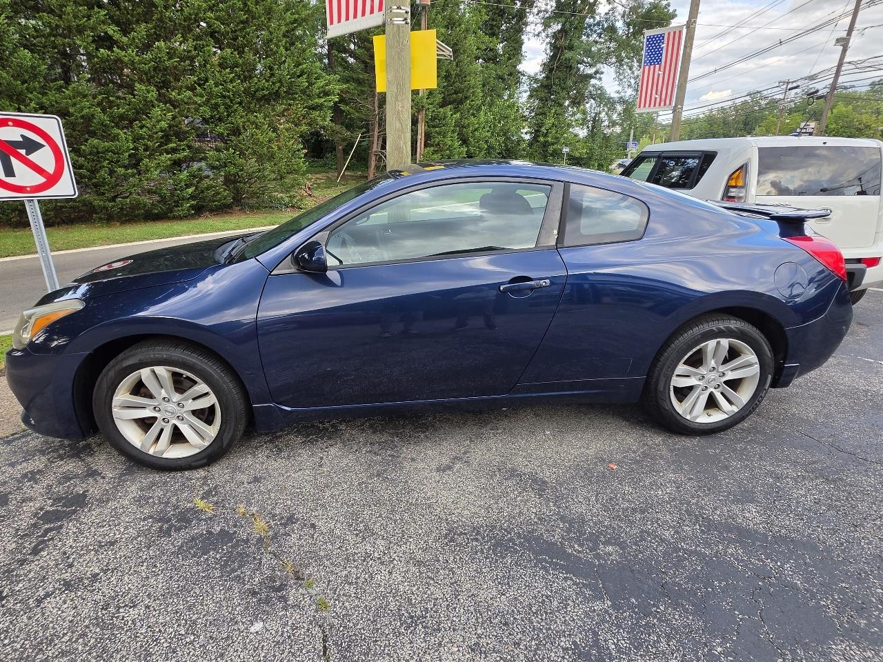 Nissan Altima 2dr Cpe I4 2.5 S 2013