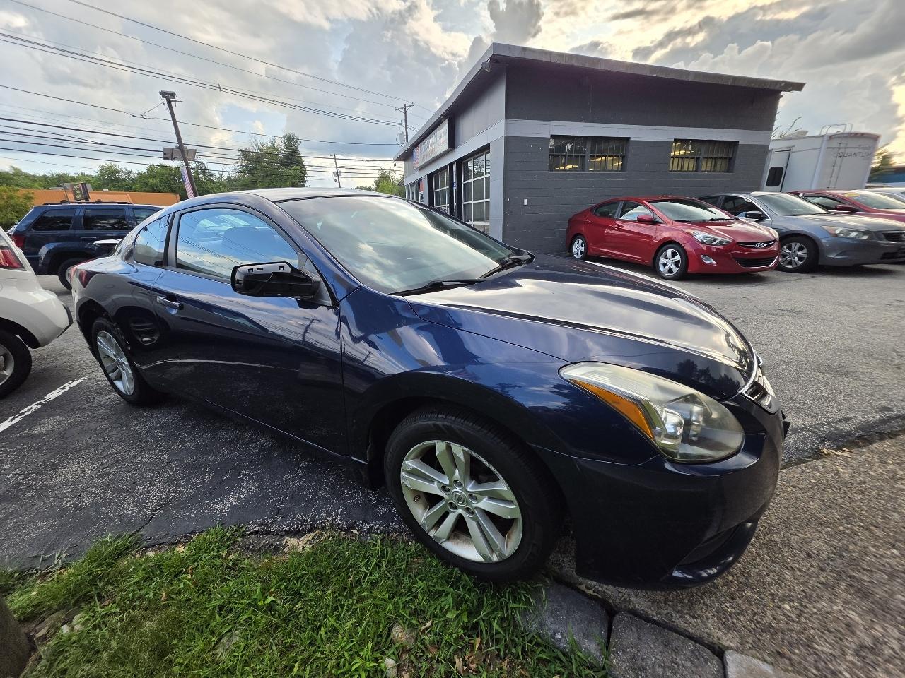 Nissan Altima 2dr Cpe I4 2.5 S 2013