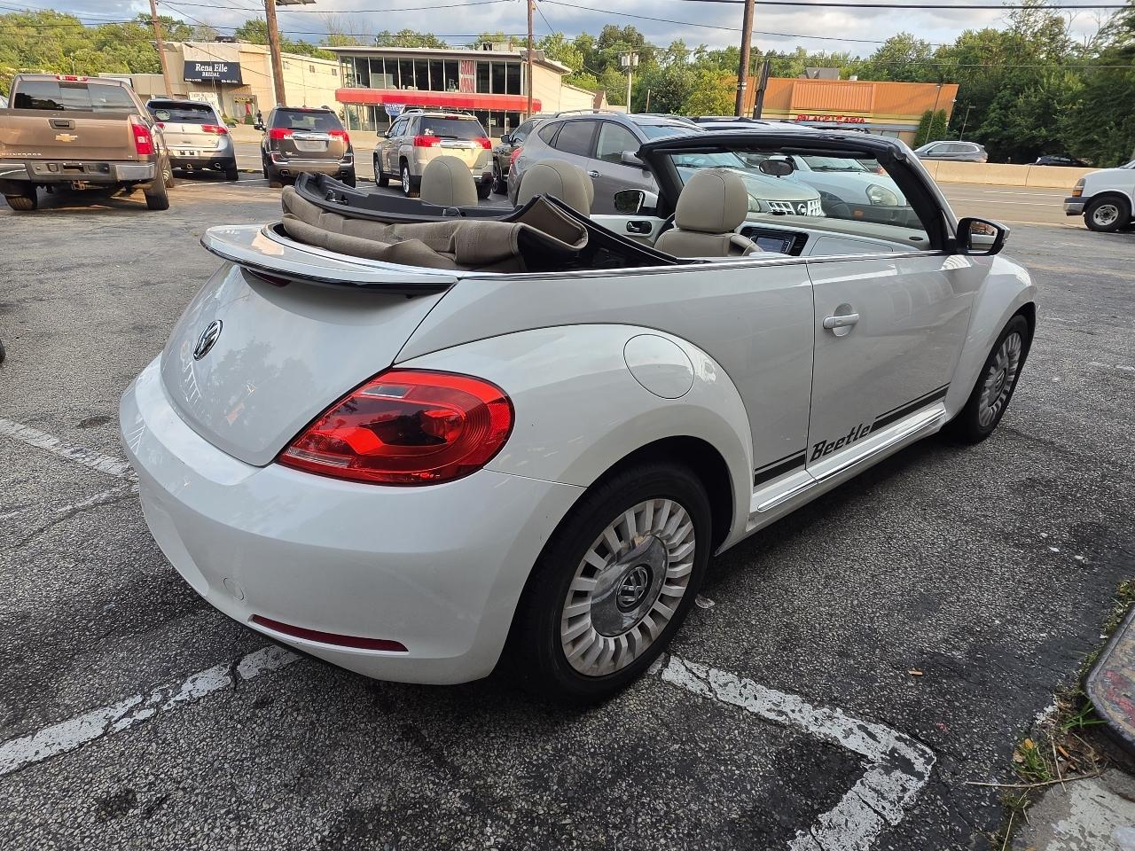 Volkswagen Beetle Convertible 2dr Auto 2.5L PZEV *Ltd Avail* 2014
