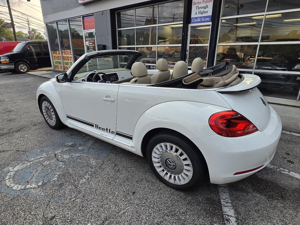 Volkswagen Beetle Convertible 2dr Auto 2.5L PZEV *Ltd Avail* 2014