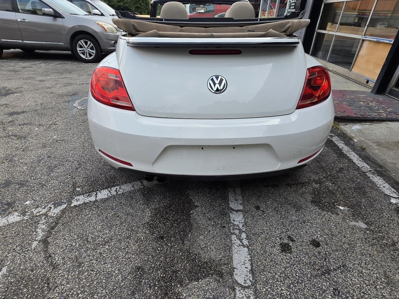Volkswagen Beetle Convertible 2dr Auto 2.5L PZEV *Ltd Avail* 2014