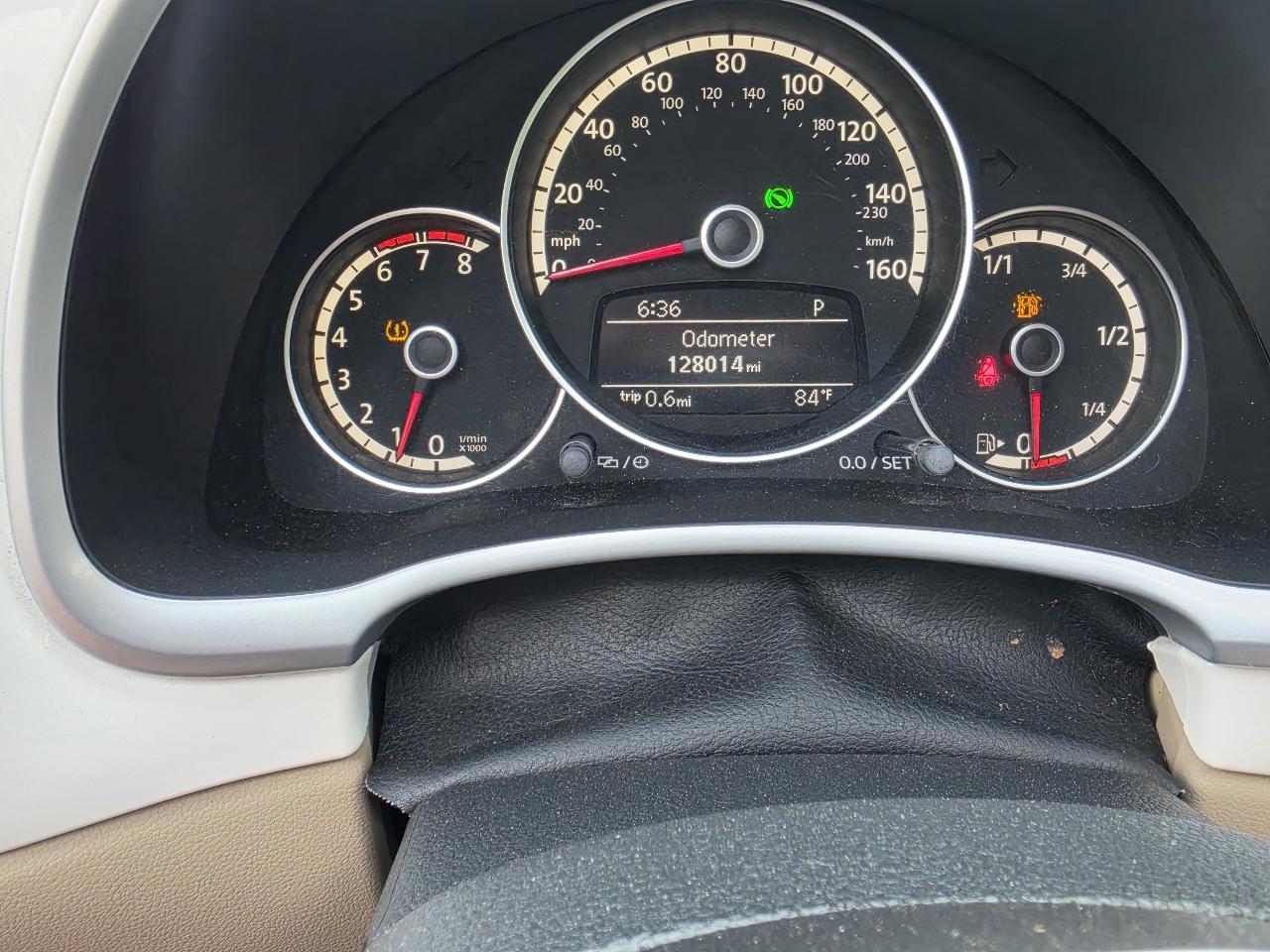 Volkswagen Beetle Convertible 2dr Auto 2.5L PZEV *Ltd Avail* 2014