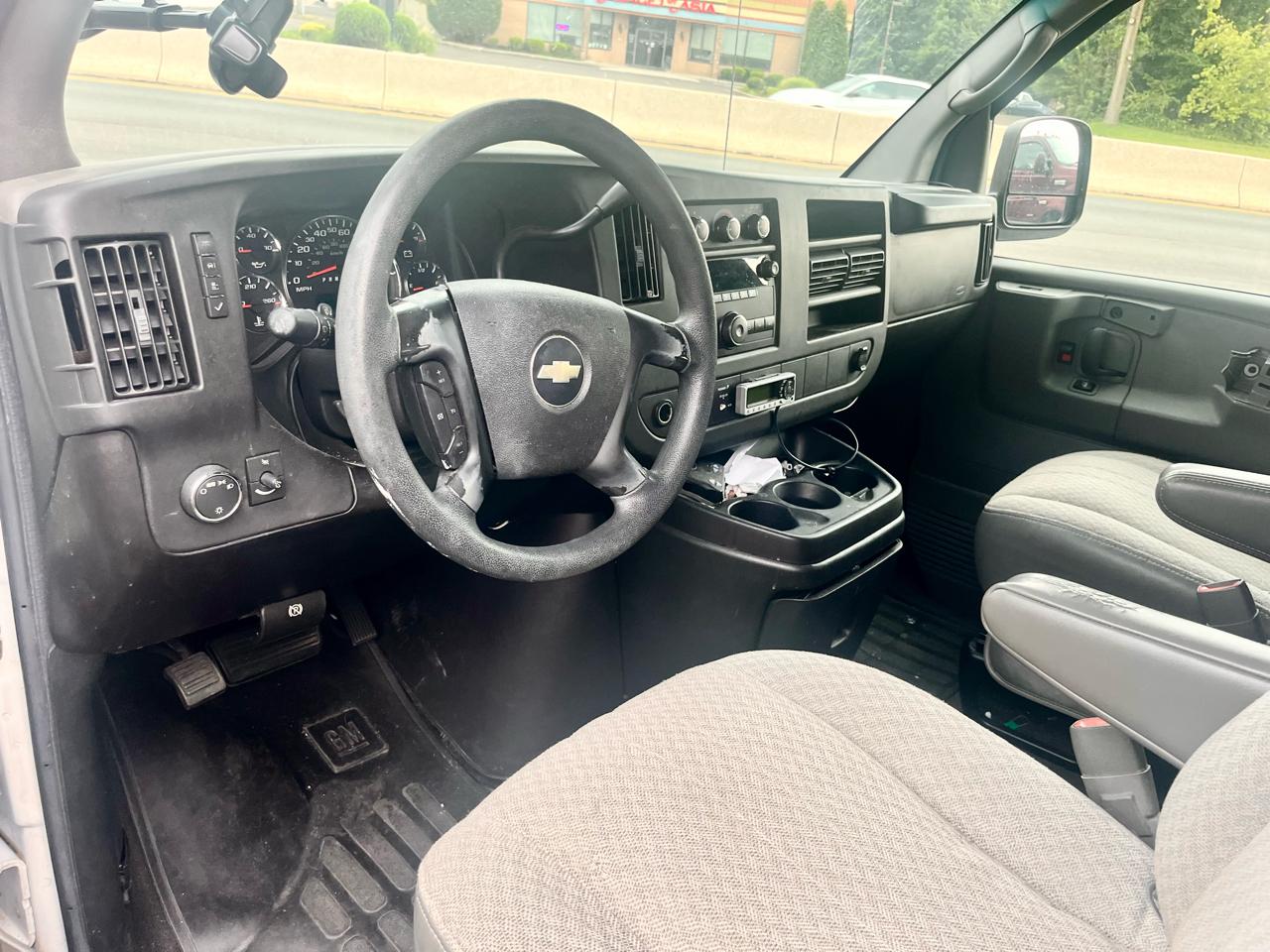 Chevrolet Express Passenger RWD 3500 155" 2008