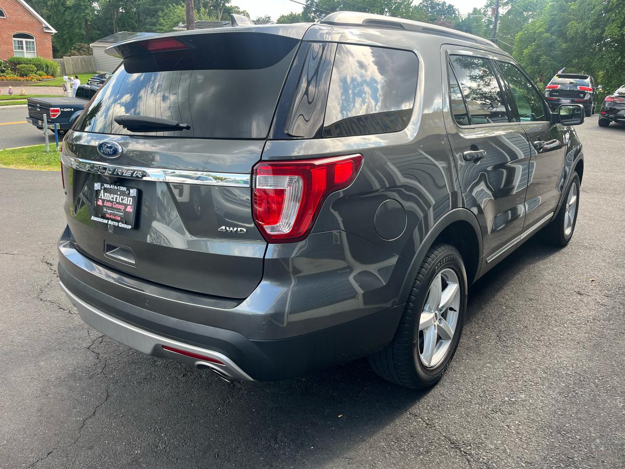 Ford Explorer 4WD 4dr XLT 2016
