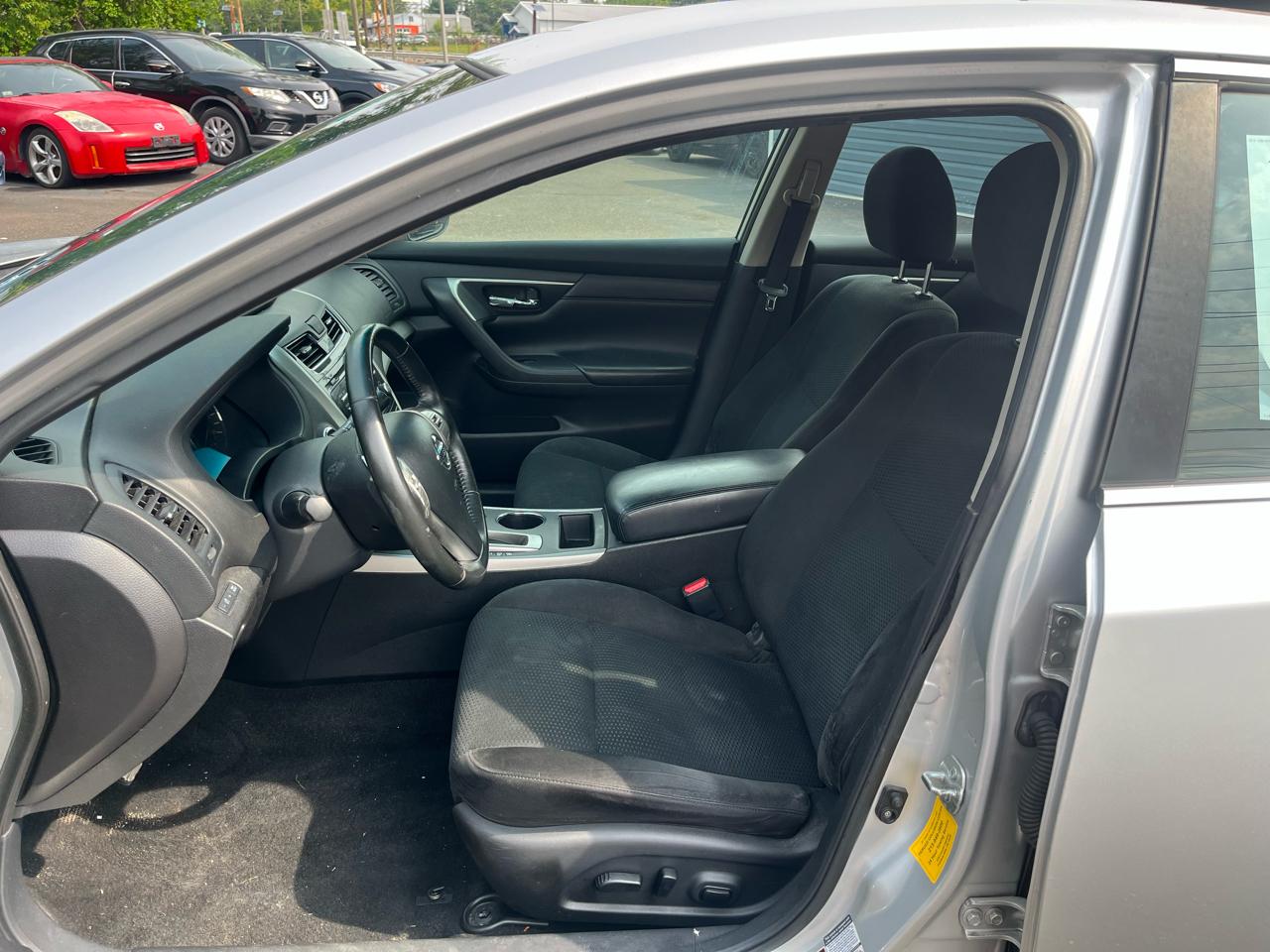 Nissan Altima 4dr Sdn I4 2.5 SV 2015