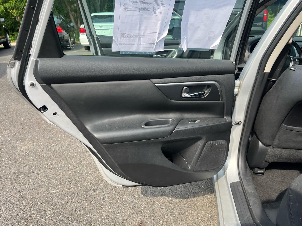 Nissan Altima 4dr Sdn I4 2.5 SV 2015