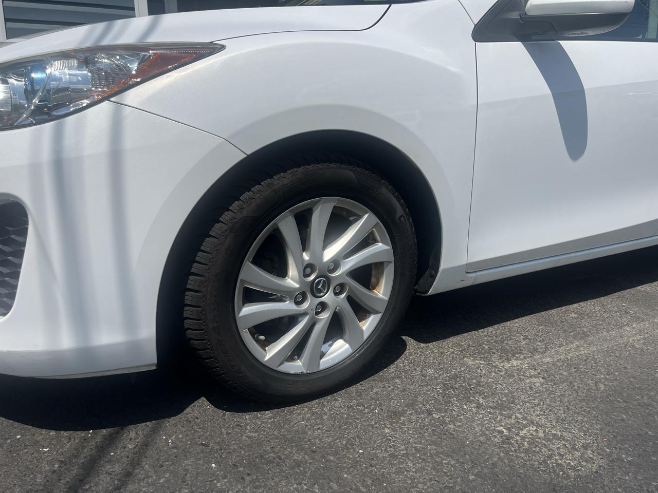 Mazda MAZDA3 i Touring 4D Hatchback 2013