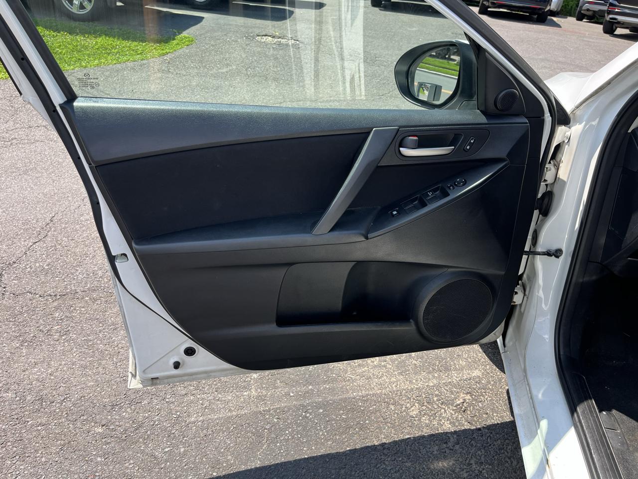 Mazda MAZDA3 i Touring 4D Hatchback 2013