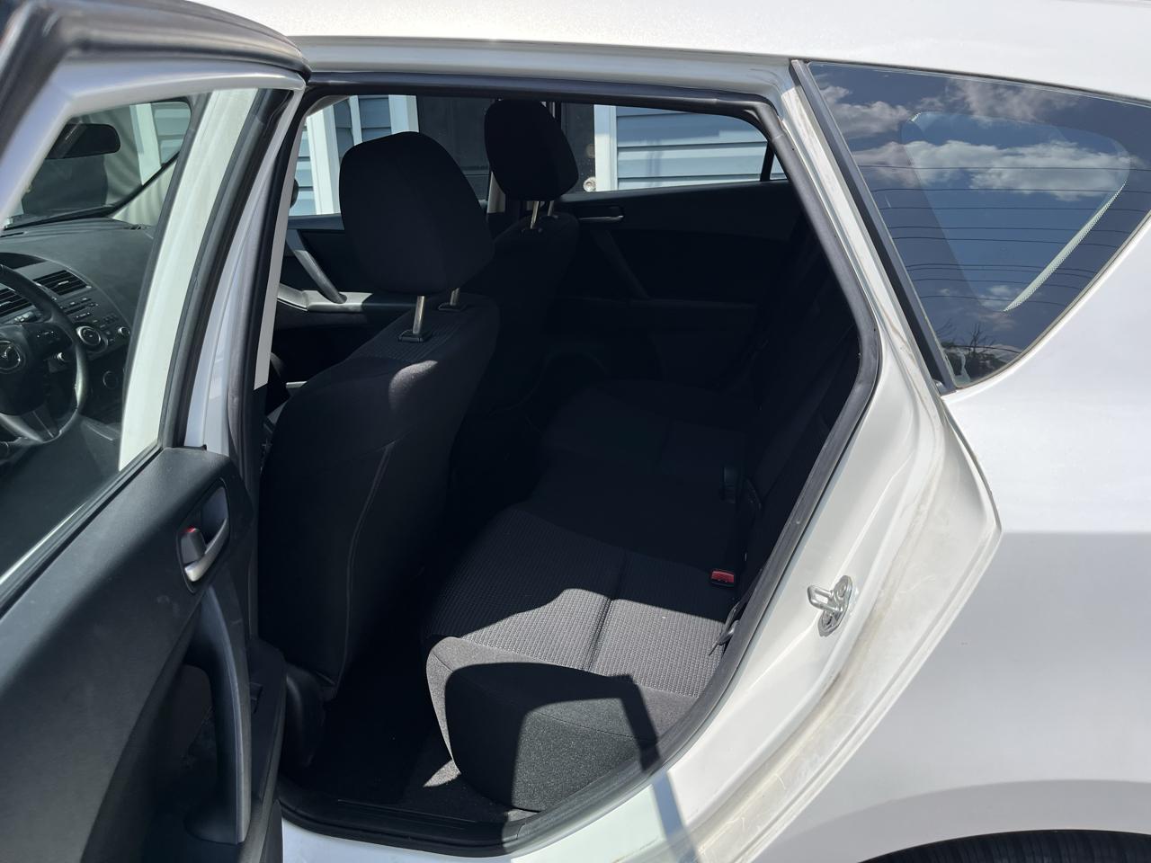Mazda MAZDA3 i Touring 4D Hatchback 2013