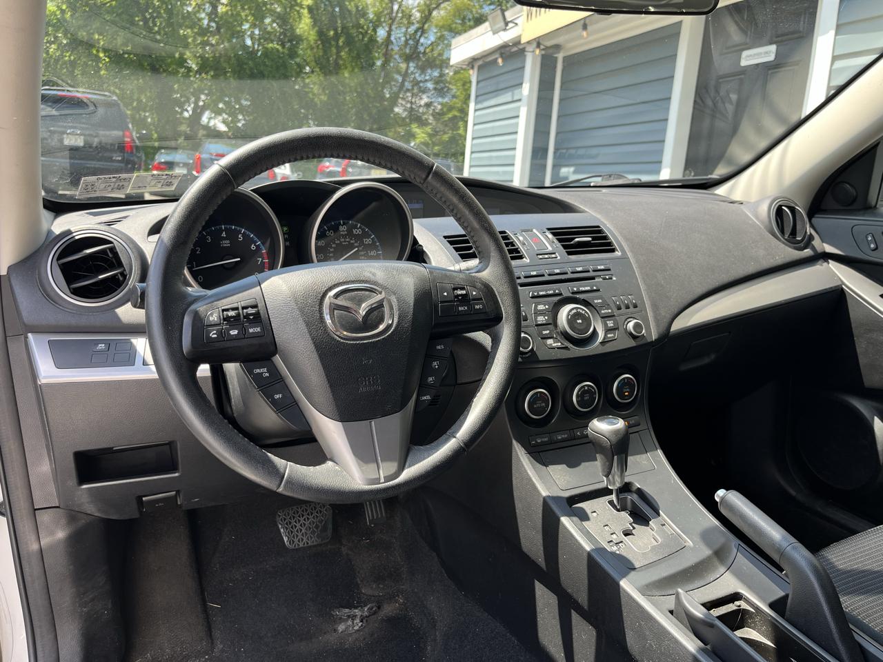 Mazda MAZDA3 i Touring 4D Hatchback 2013