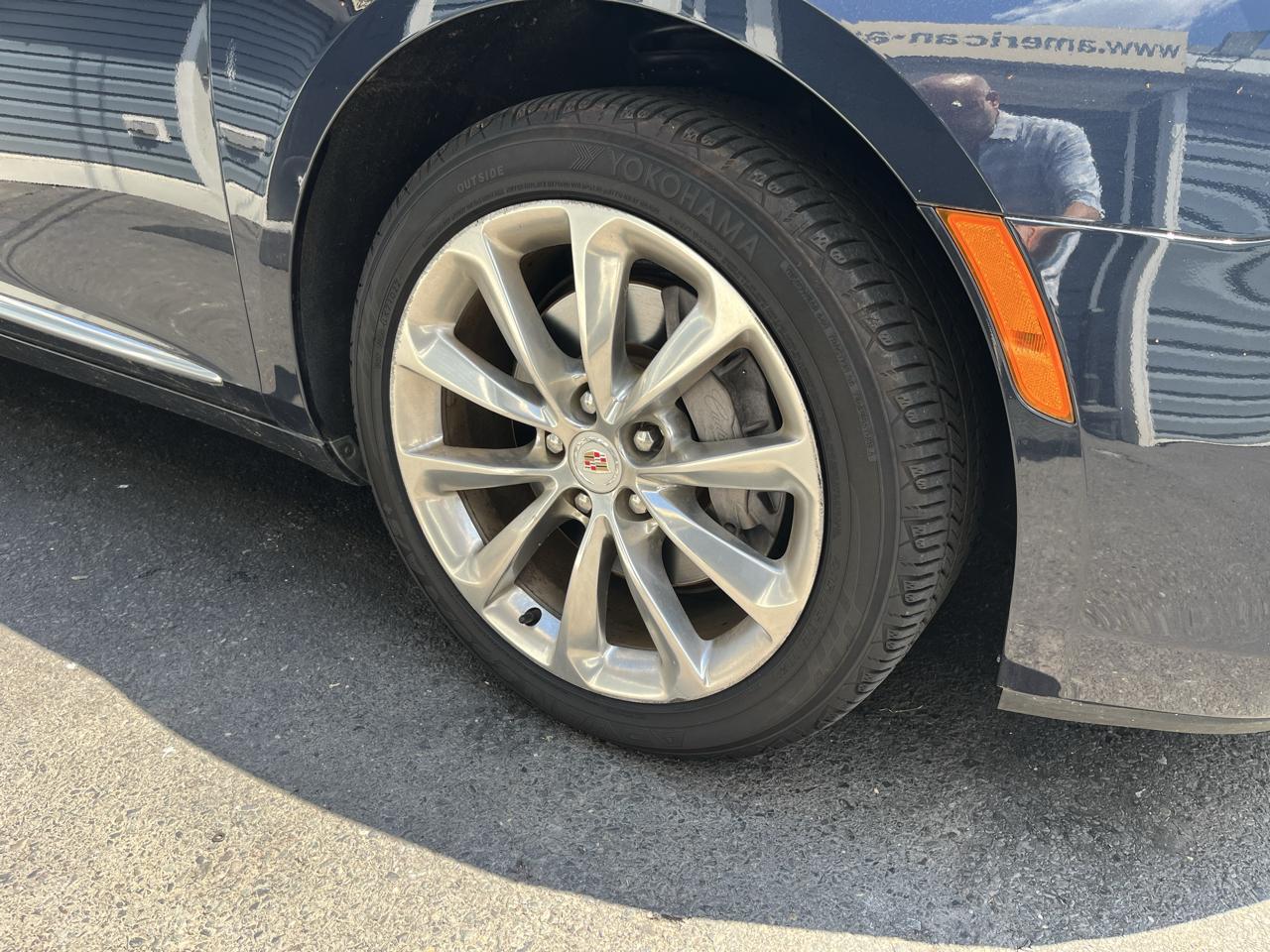 Cadillac XTS 4dr Sdn Luxury FWD 2013