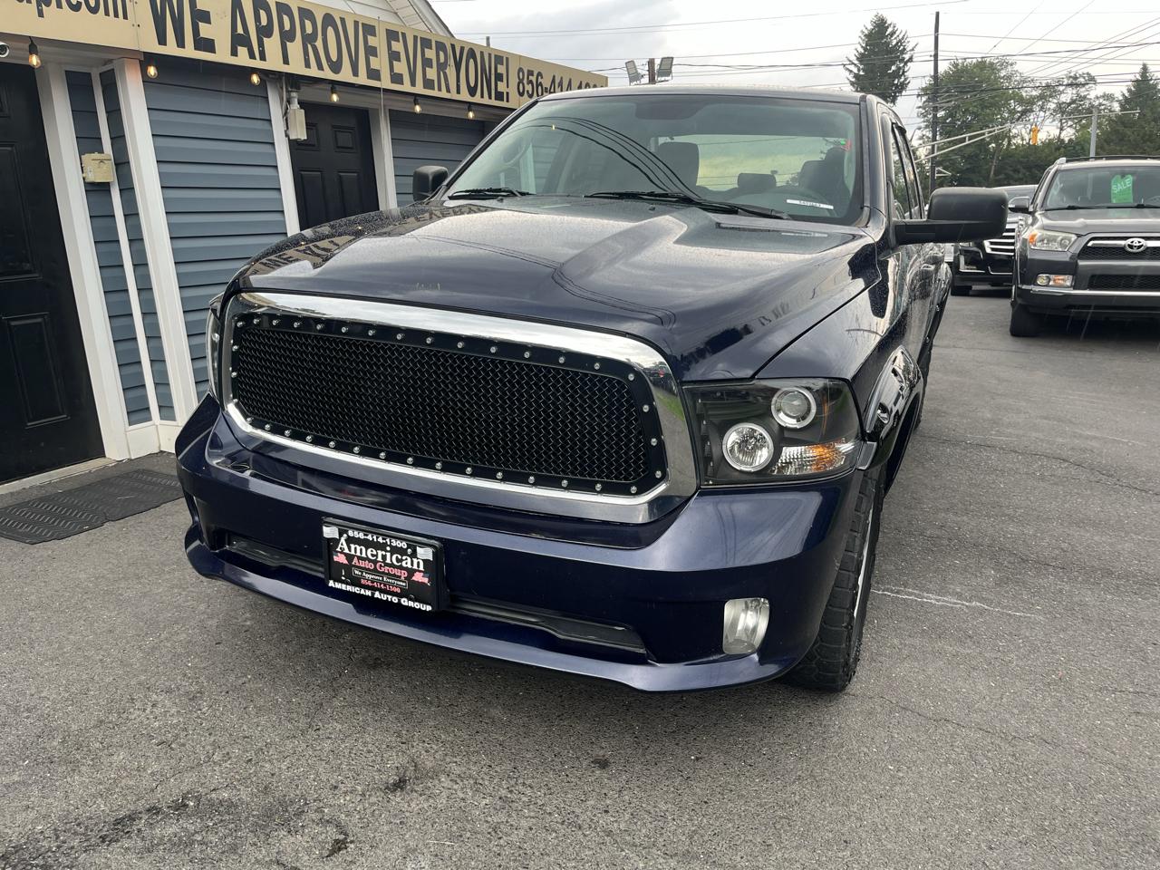 RAM 1500 Express 4x4 Quad Cab 6'4" Box 2017