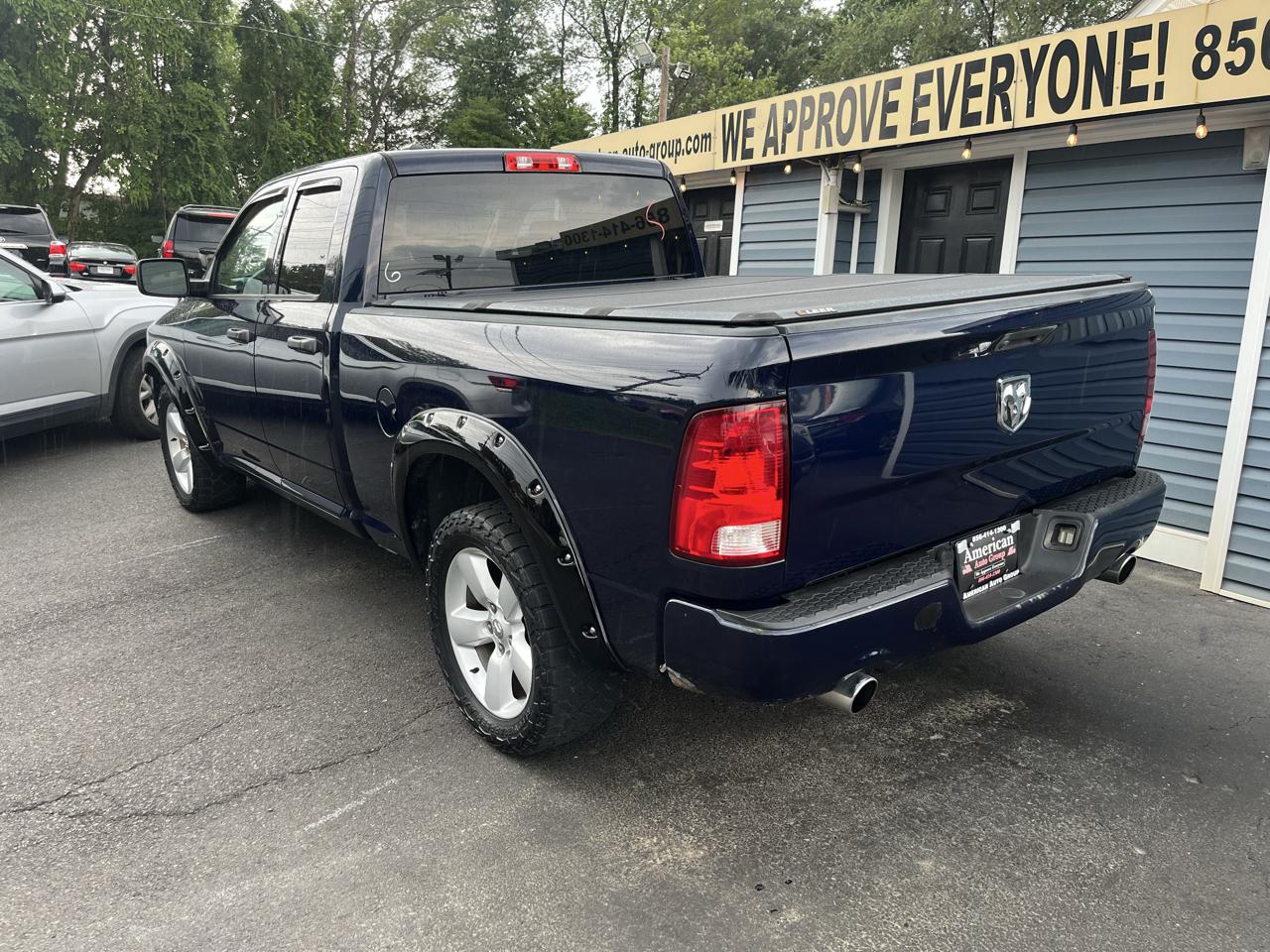 RAM 1500 Express 4x4 Quad Cab 6'4" Box 2017
