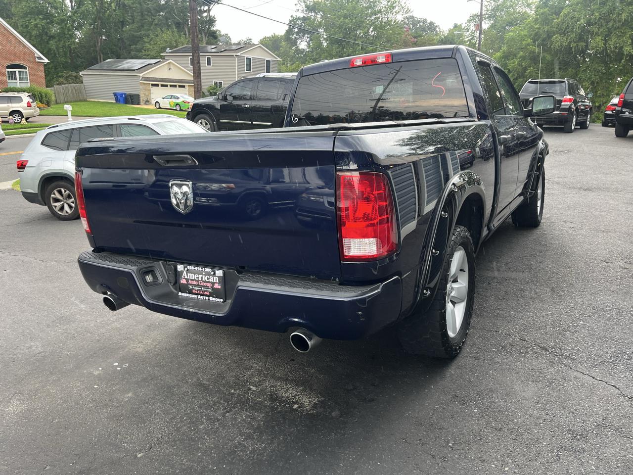 RAM 1500 Express 4x4 Quad Cab 6'4" Box 2017