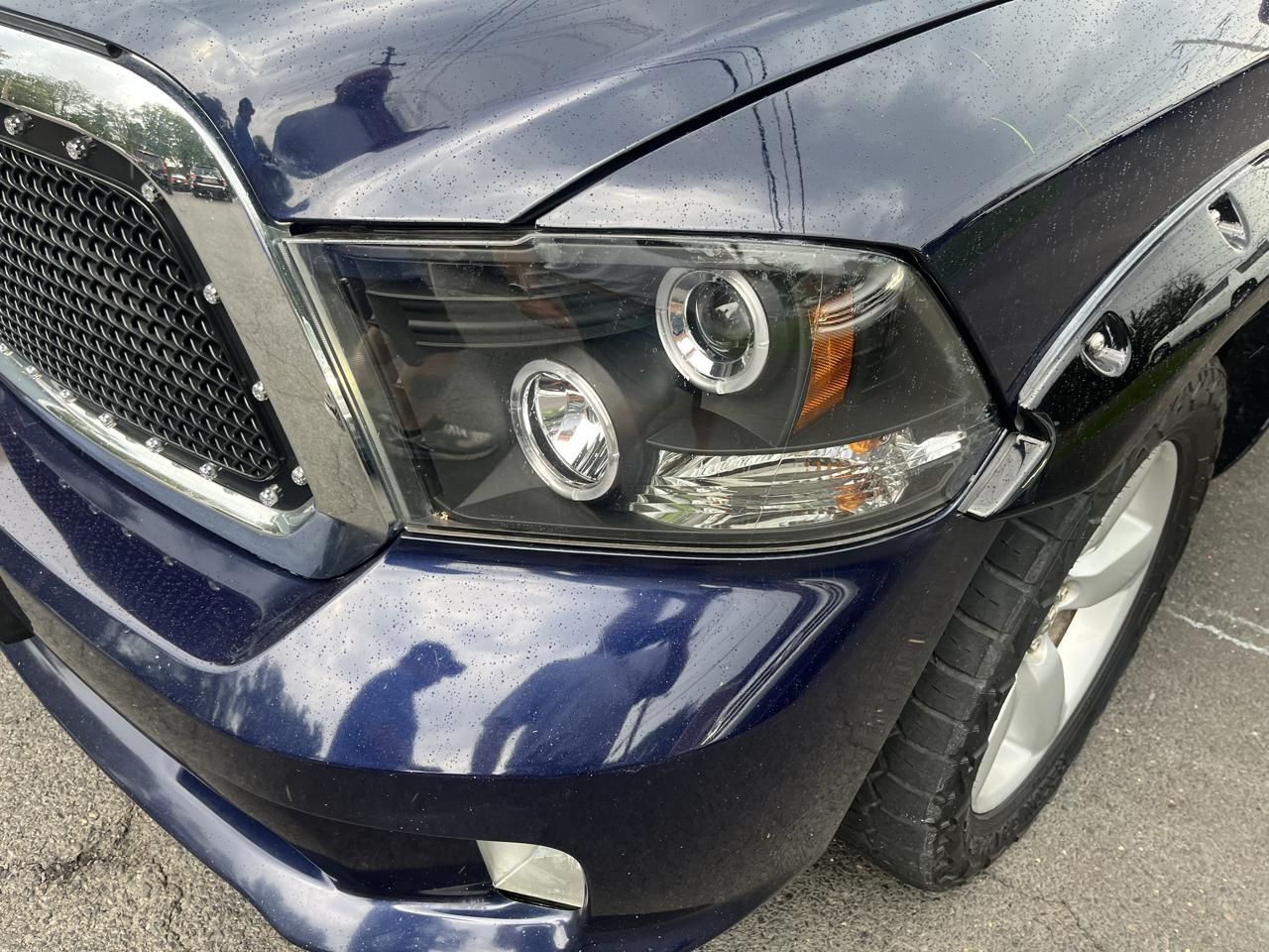 RAM 1500 Express 4x4 Quad Cab 6'4" Box 2017