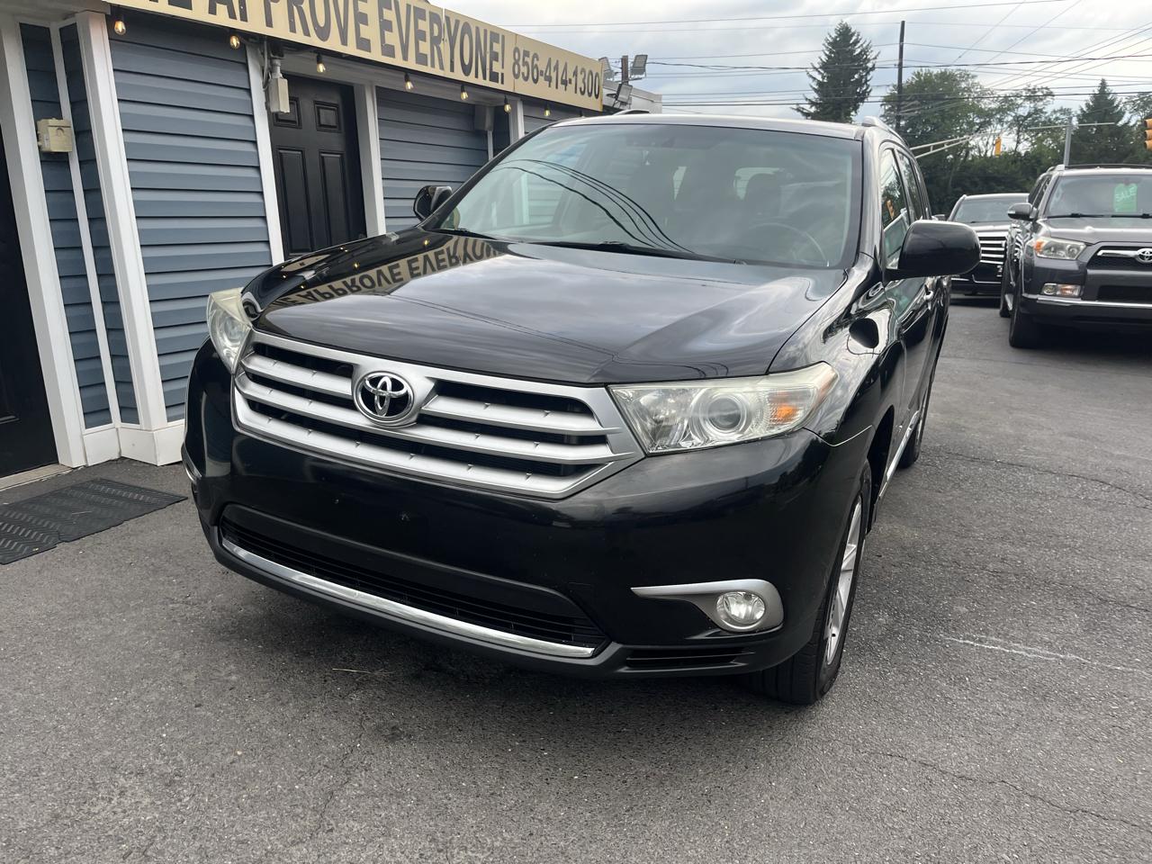 Toyota Highlander 4WD 4dr V6 (Natl) 2013