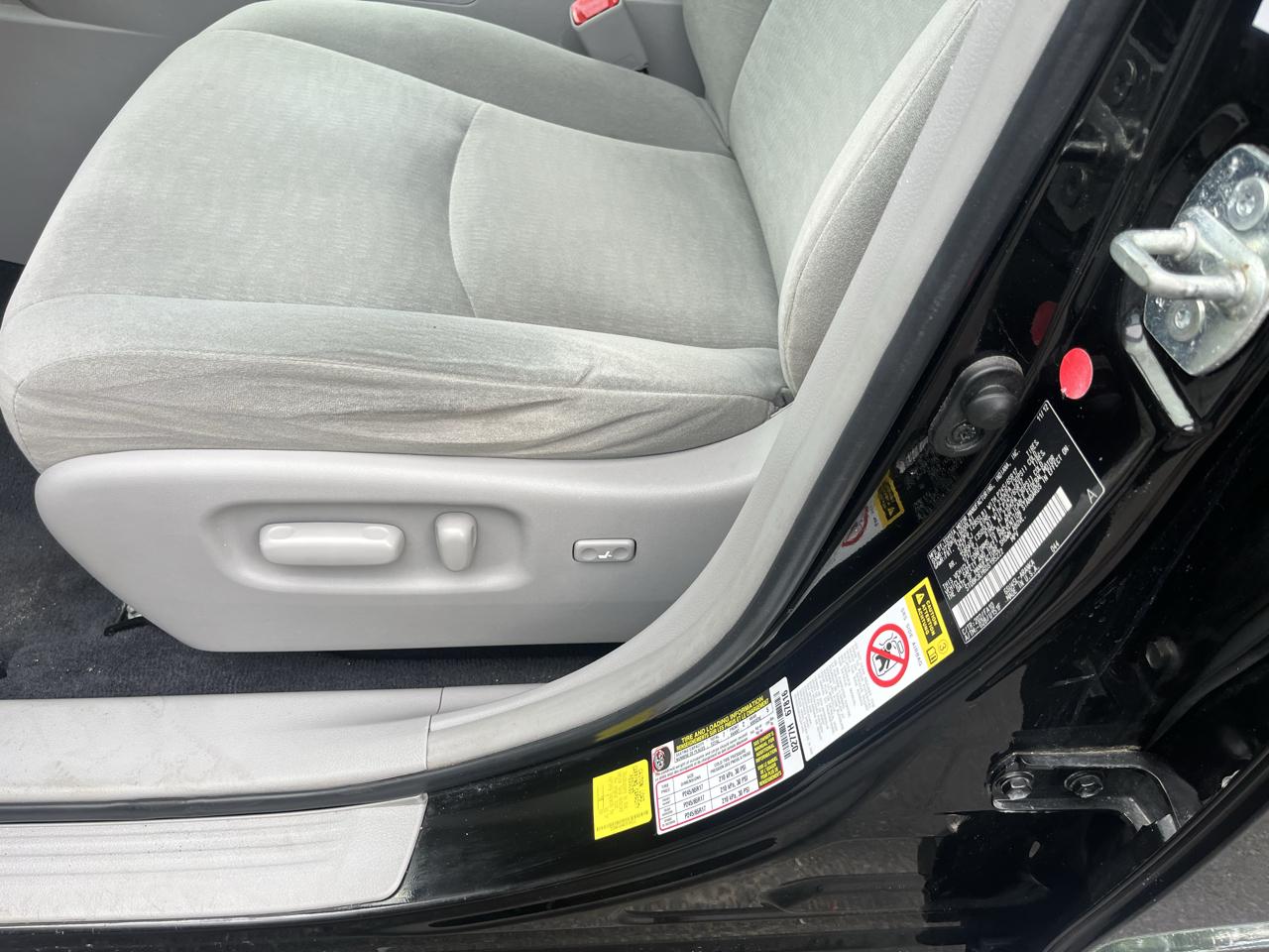 Toyota Highlander 4WD 4dr V6 (Natl) 2013