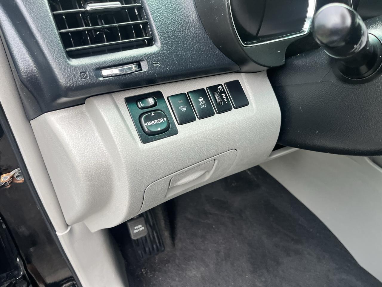 Toyota Highlander 4WD 4dr V6 (Natl) 2013