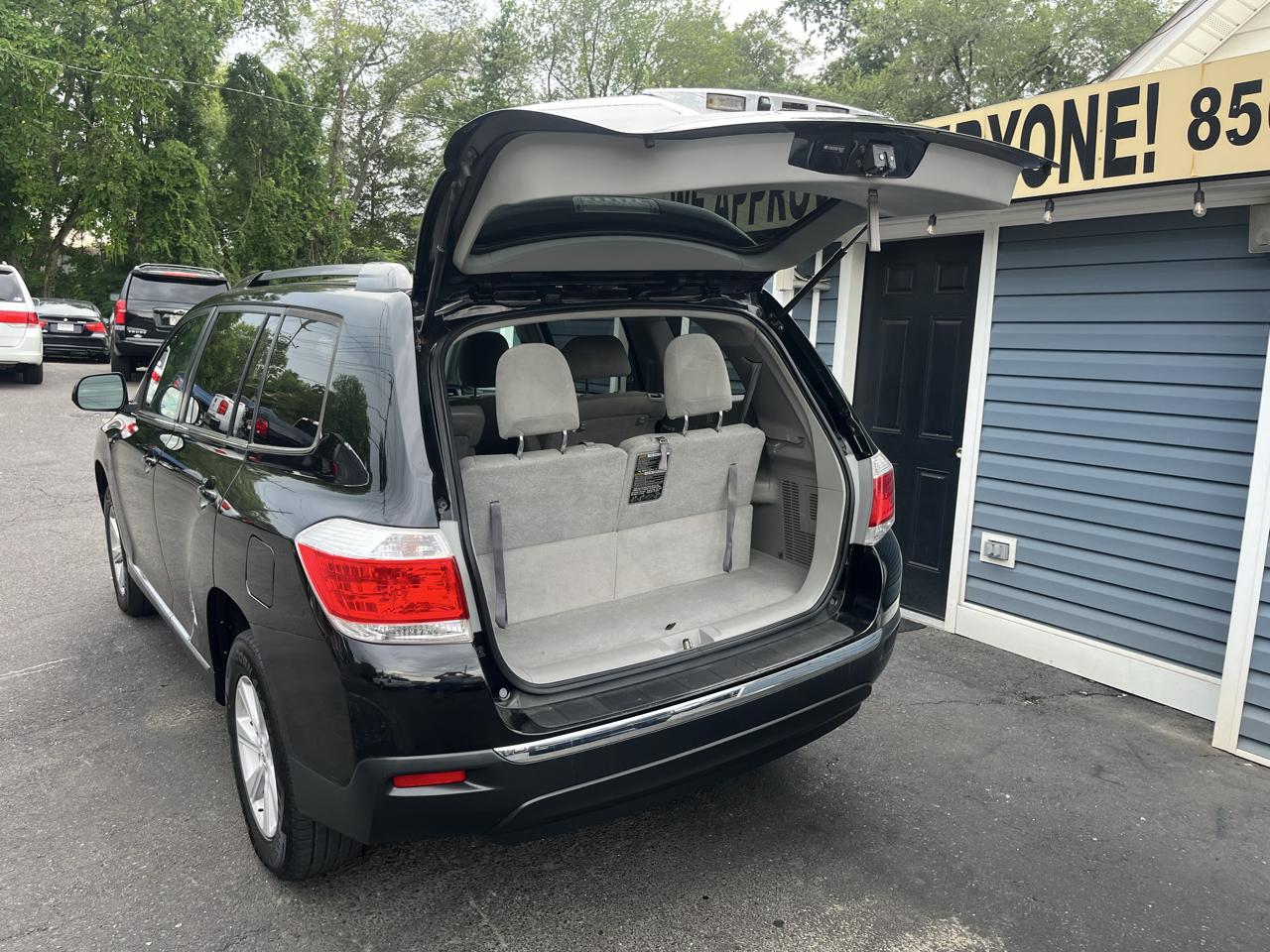 Toyota Highlander 4WD 4dr V6 (Natl) 2013