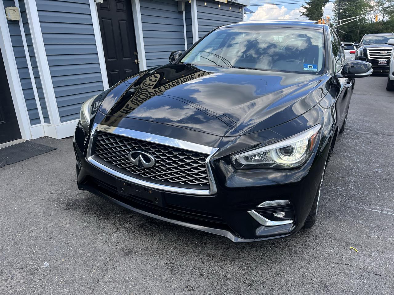Infiniti Q50 3.0t LUXE AWD 2018