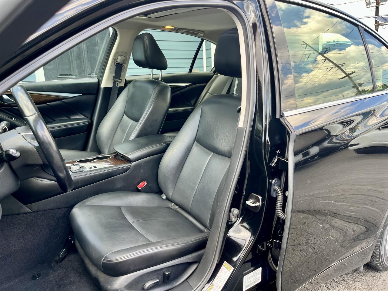 Infiniti Q50 3.0t LUXE AWD 2018