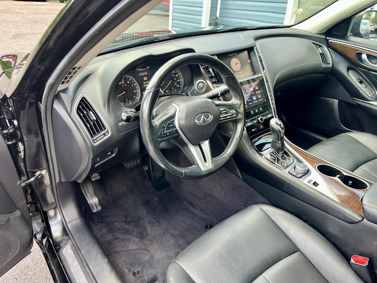 Infiniti Q50 3.0t LUXE AWD 2018