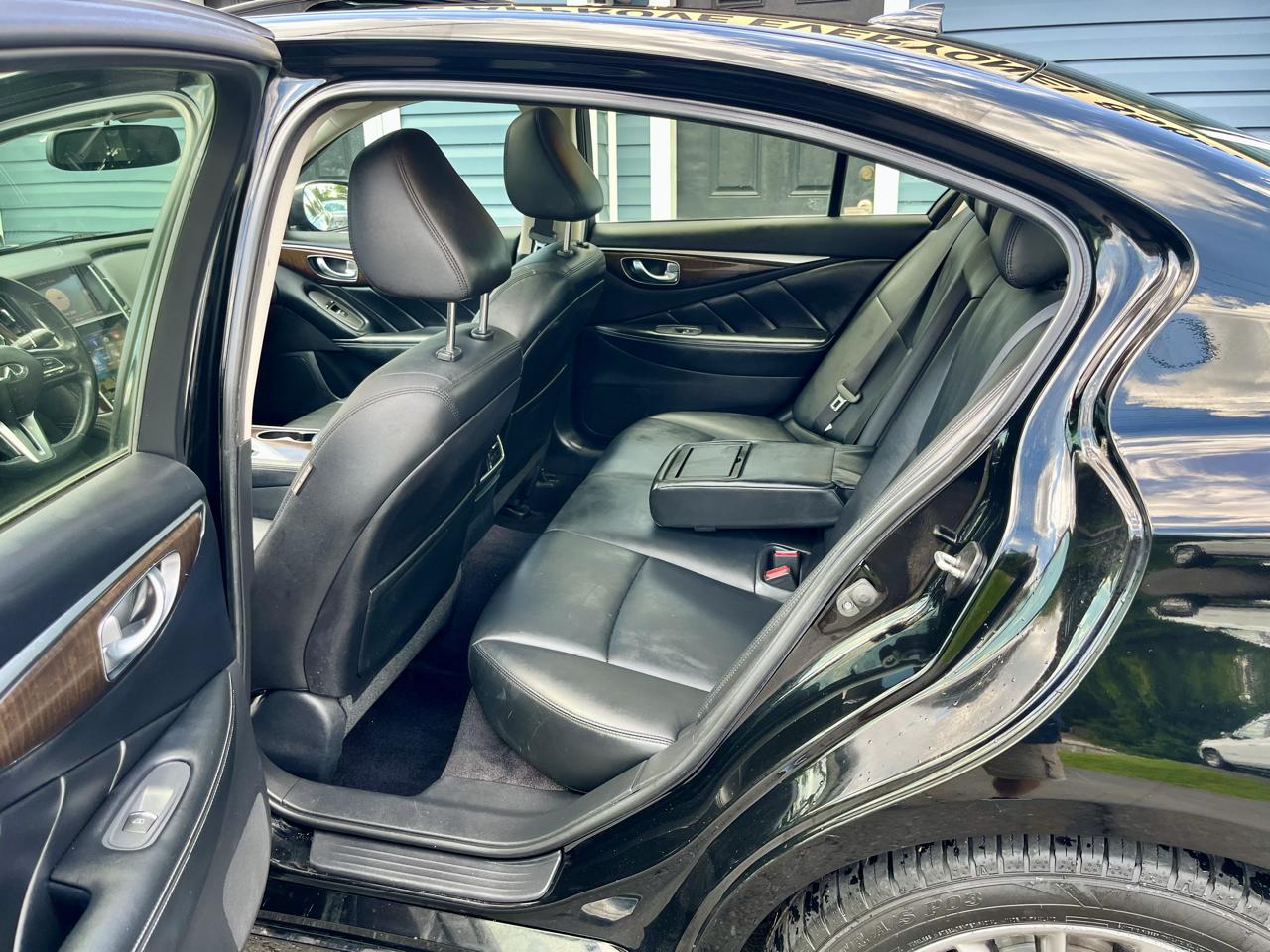 Infiniti Q50 3.0t LUXE AWD 2018