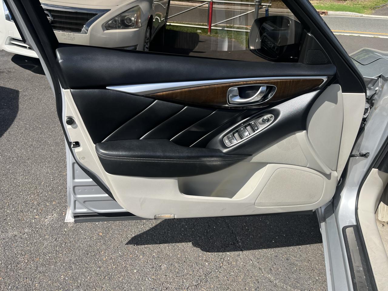 Infiniti Q50 3.0t LUXE AWD 2019