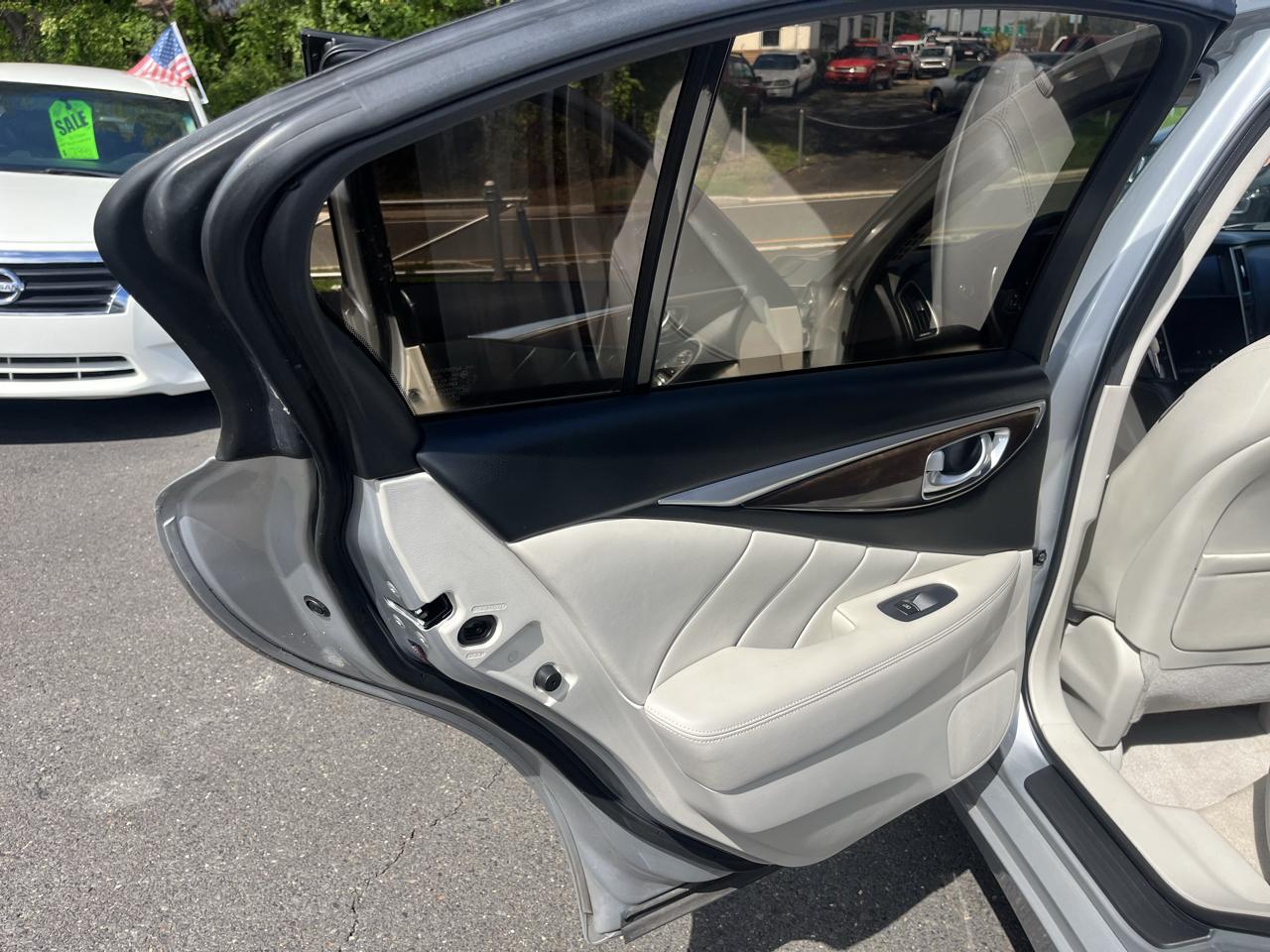 Infiniti Q50 3.0t LUXE AWD 2019