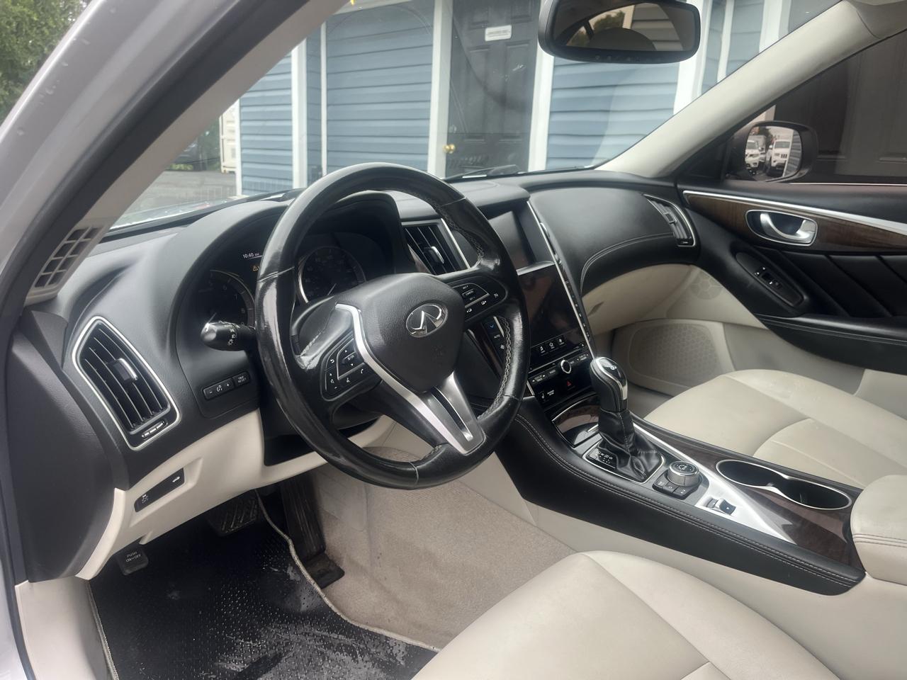 Infiniti Q50 3.0t LUXE AWD 2019