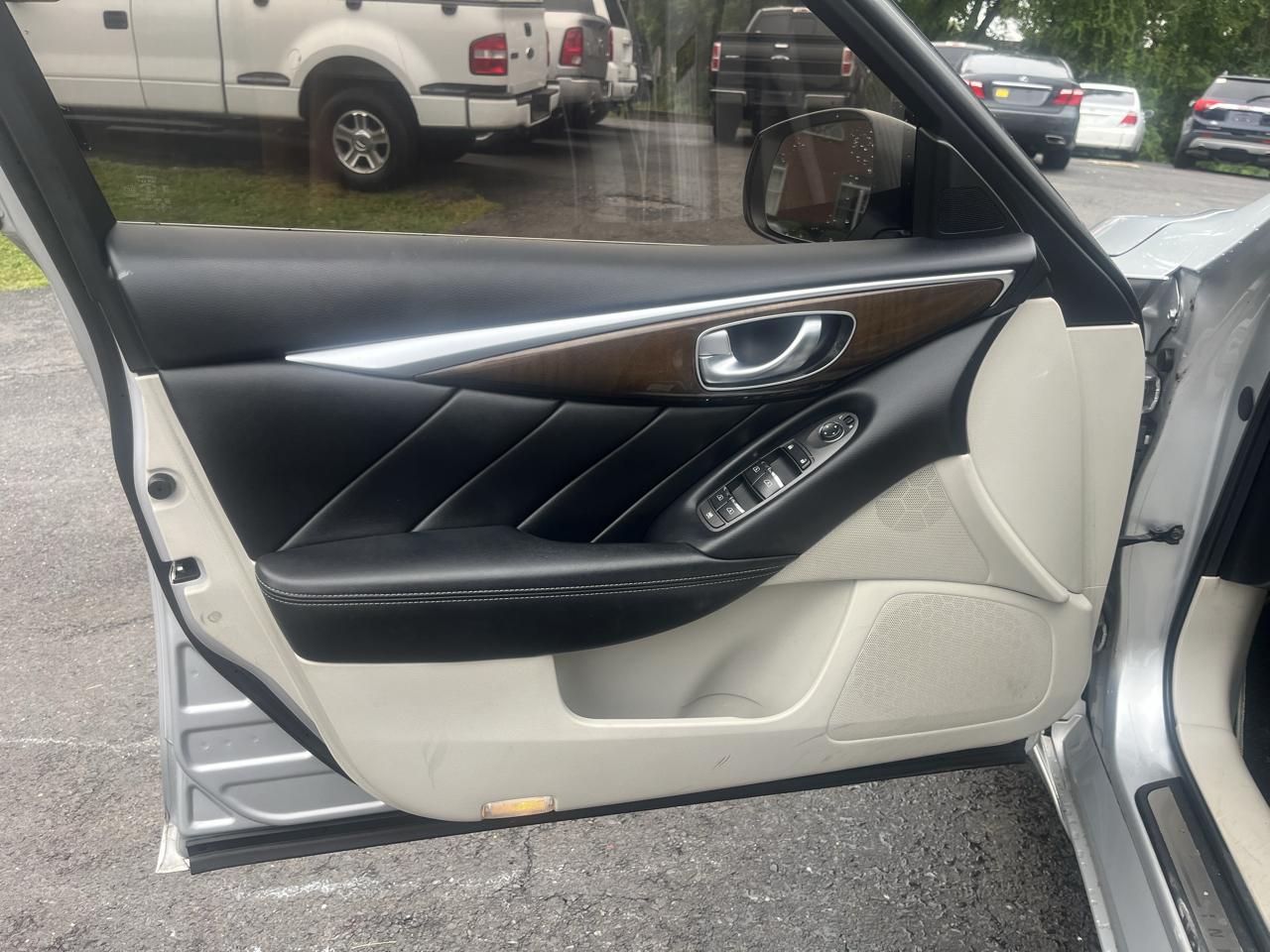 Infiniti Q50 3.0t LUXE AWD 2019