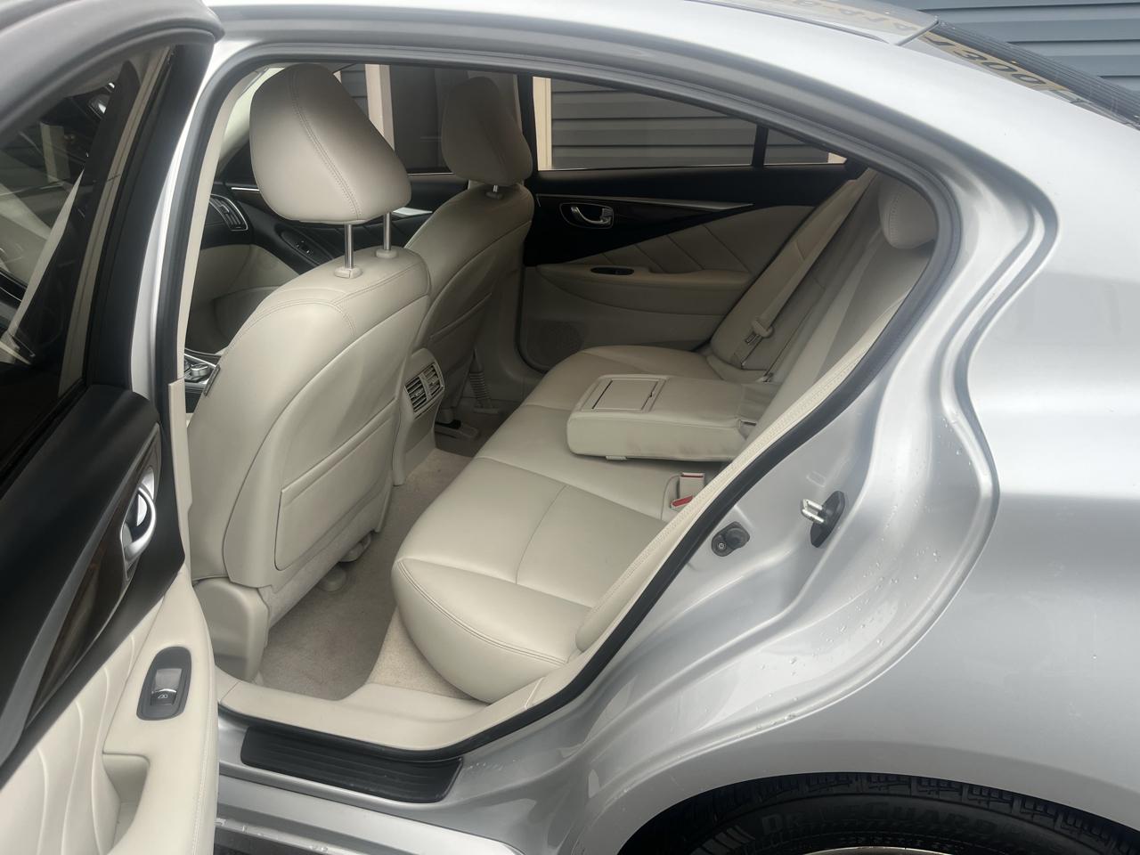 Infiniti Q50 3.0t LUXE AWD 2019