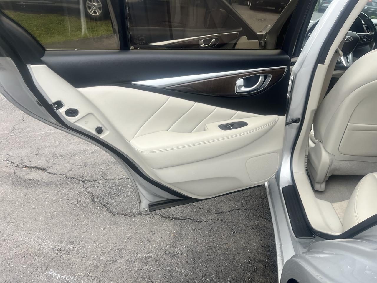 Infiniti Q50 3.0t LUXE AWD 2019