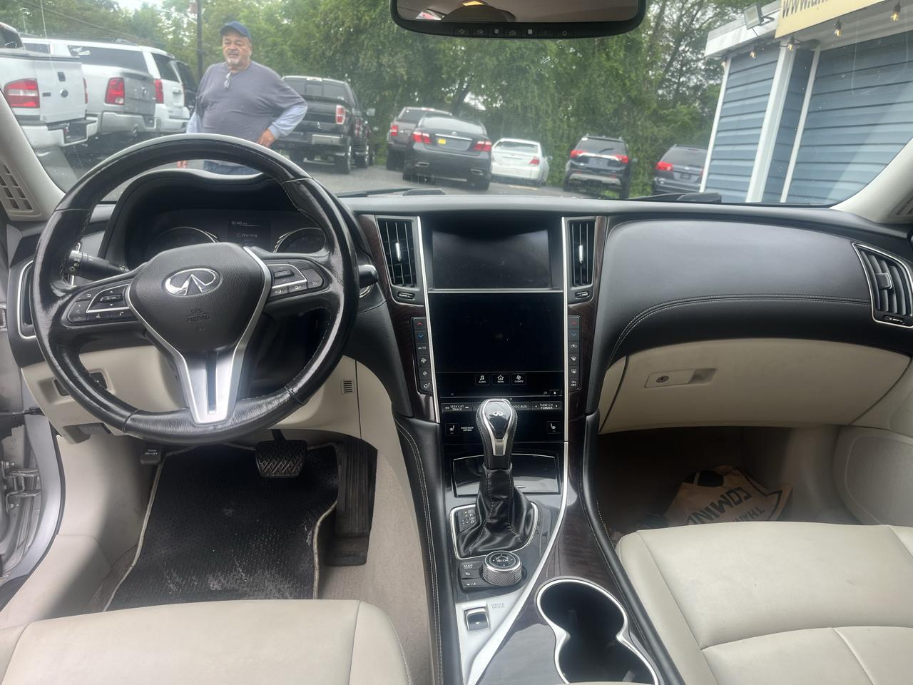 Infiniti Q50 3.0t LUXE AWD 2019