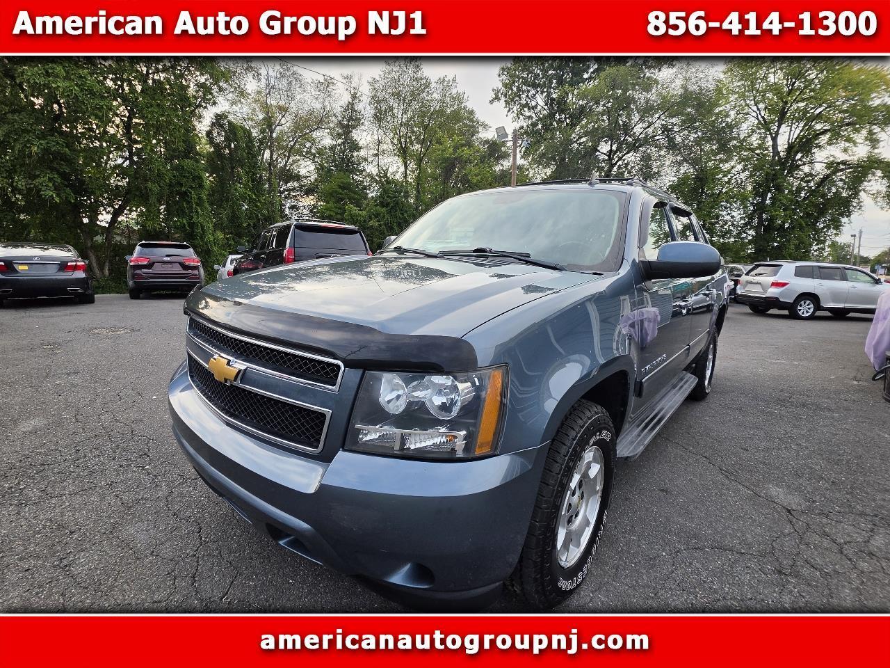 2012 Chevrolet Avalanche 4WD Crew Cab LS