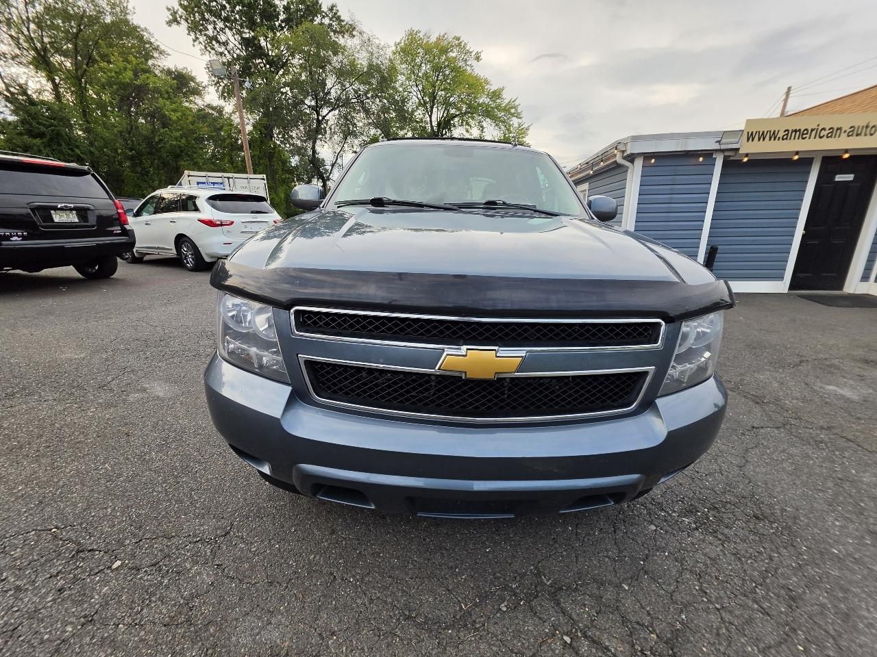 Chevrolet Avalanche 4WD Crew Cab LS 2012