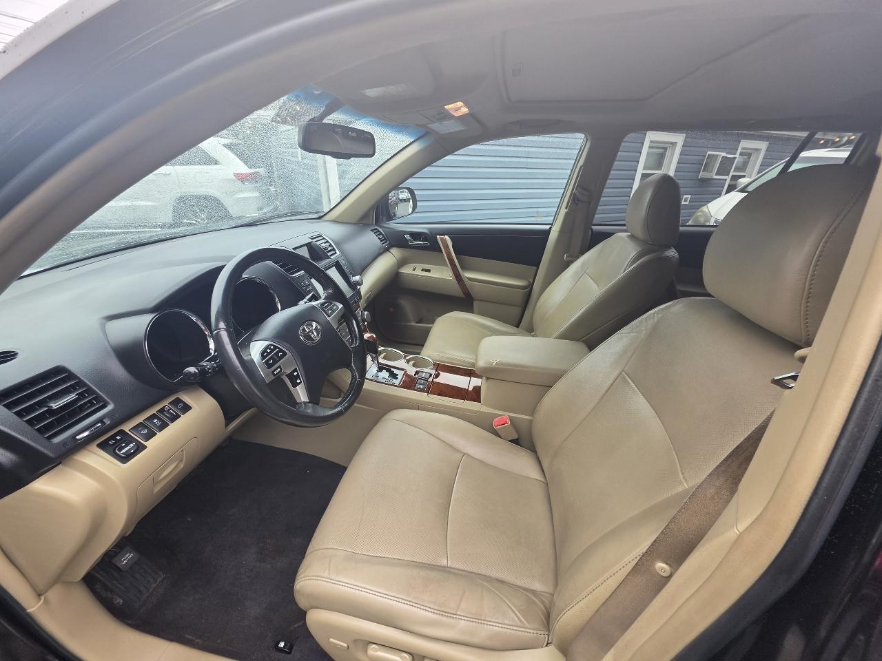 Toyota Highlander 4WD 4dr V6 Limited (Natl) 2012