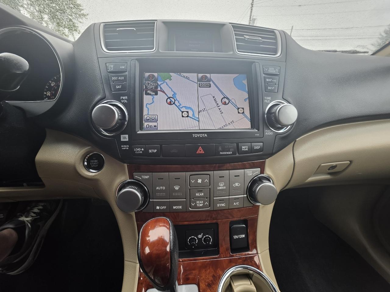 Toyota Highlander 4WD 4dr V6 Limited (Natl) 2012