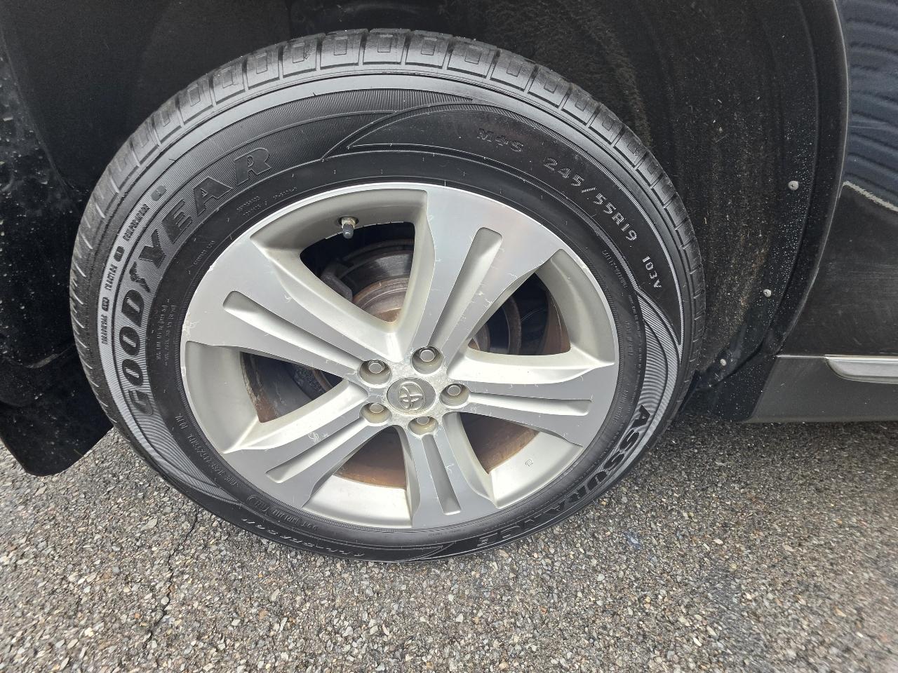 Toyota Highlander 4WD 4dr V6 Limited (Natl) 2012
