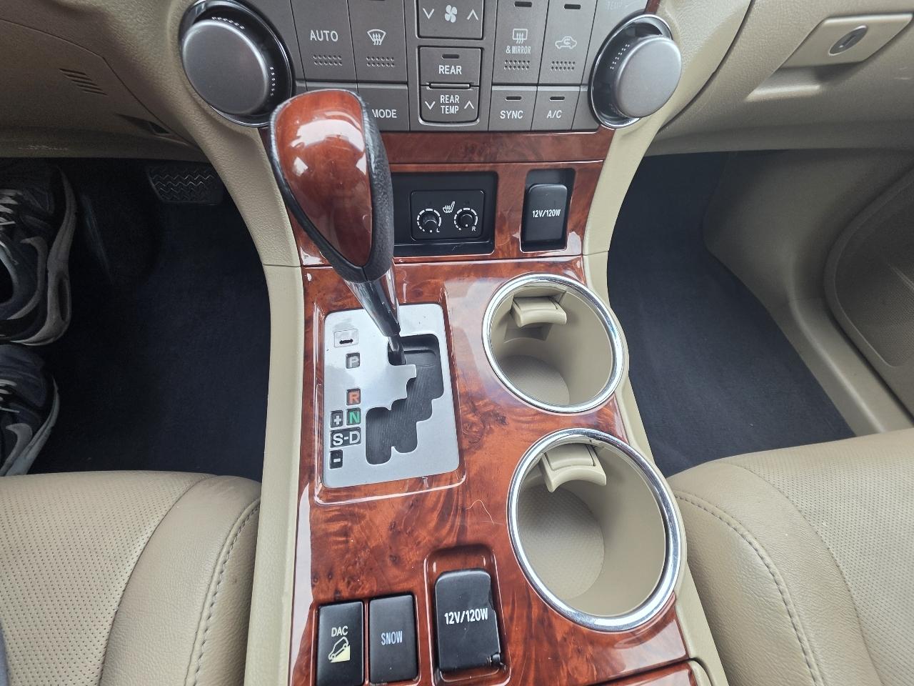 Toyota Highlander 4WD 4dr V6 Limited (Natl) 2012