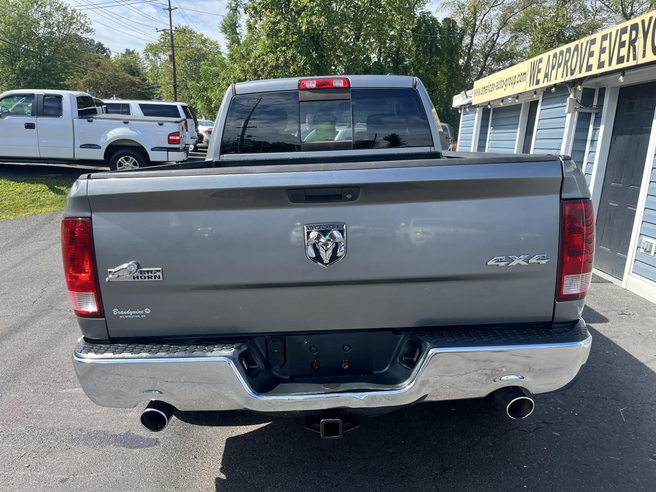 Dodge Ram 1500 4WD Quad Cab 140.5" SLT 2010