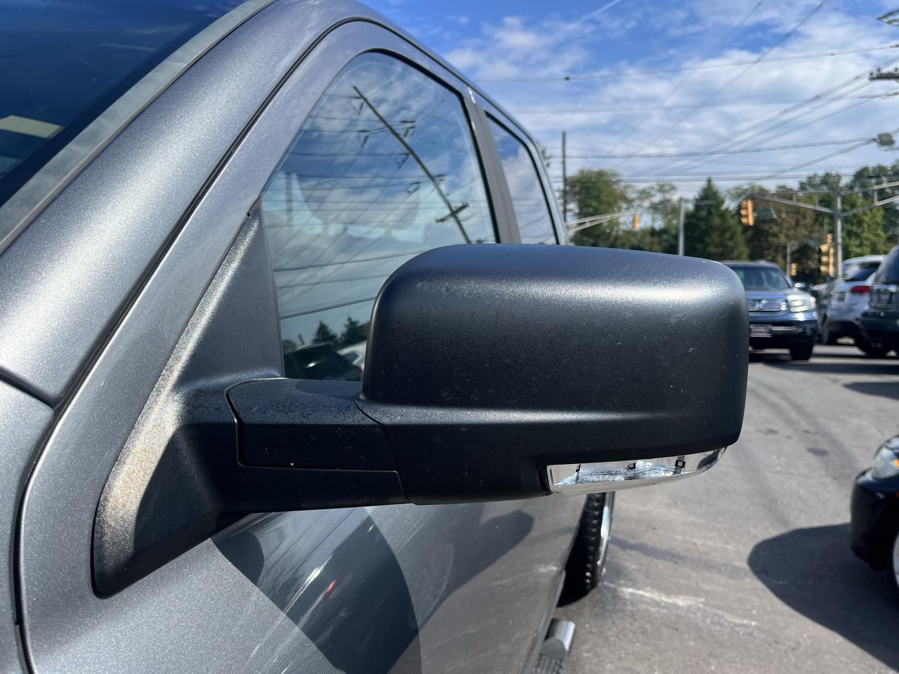 Dodge Ram 1500 4WD Quad Cab 140.5" SLT 2010