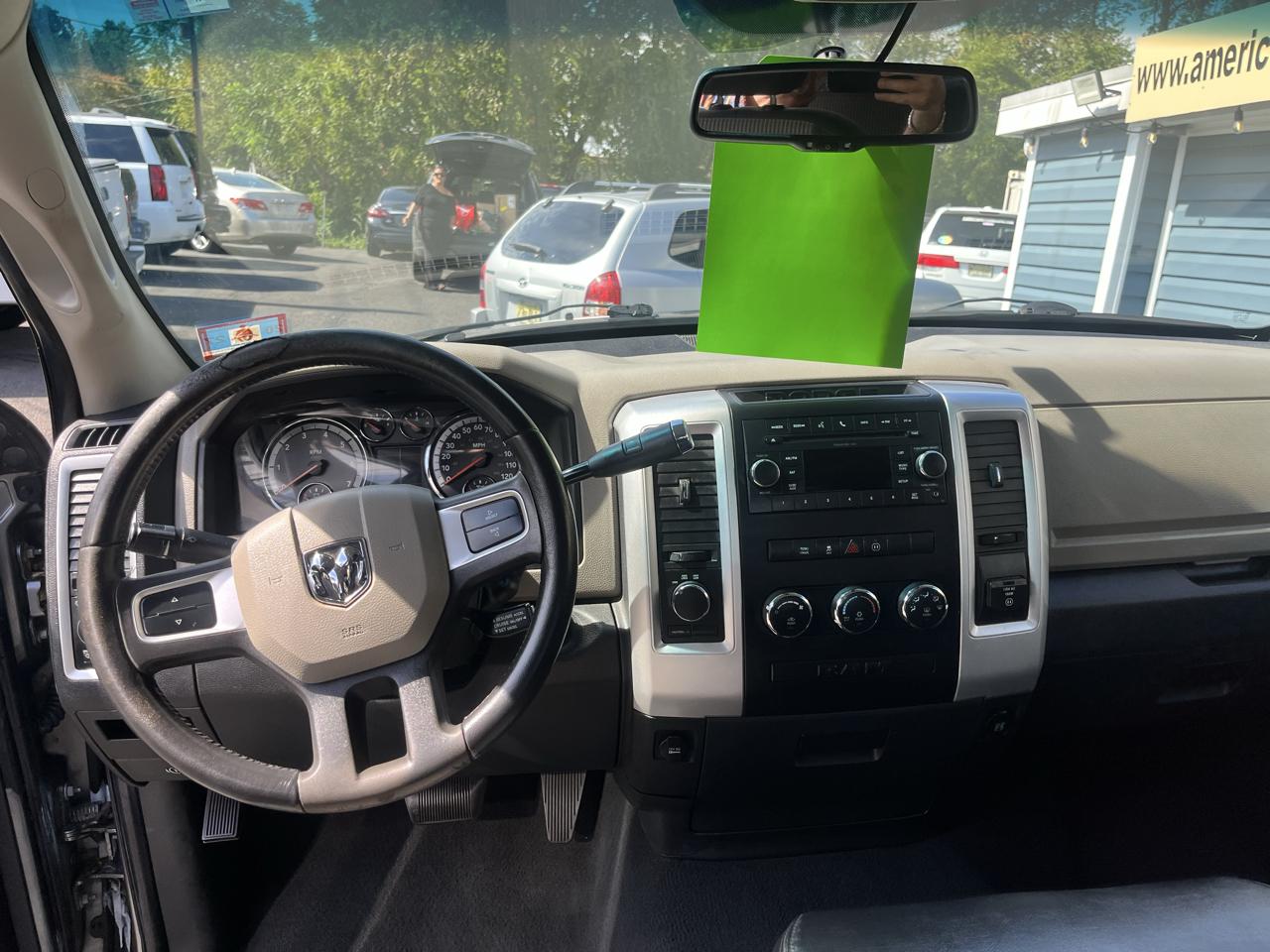 Dodge Ram 1500 4WD Quad Cab 140.5" SLT 2010
