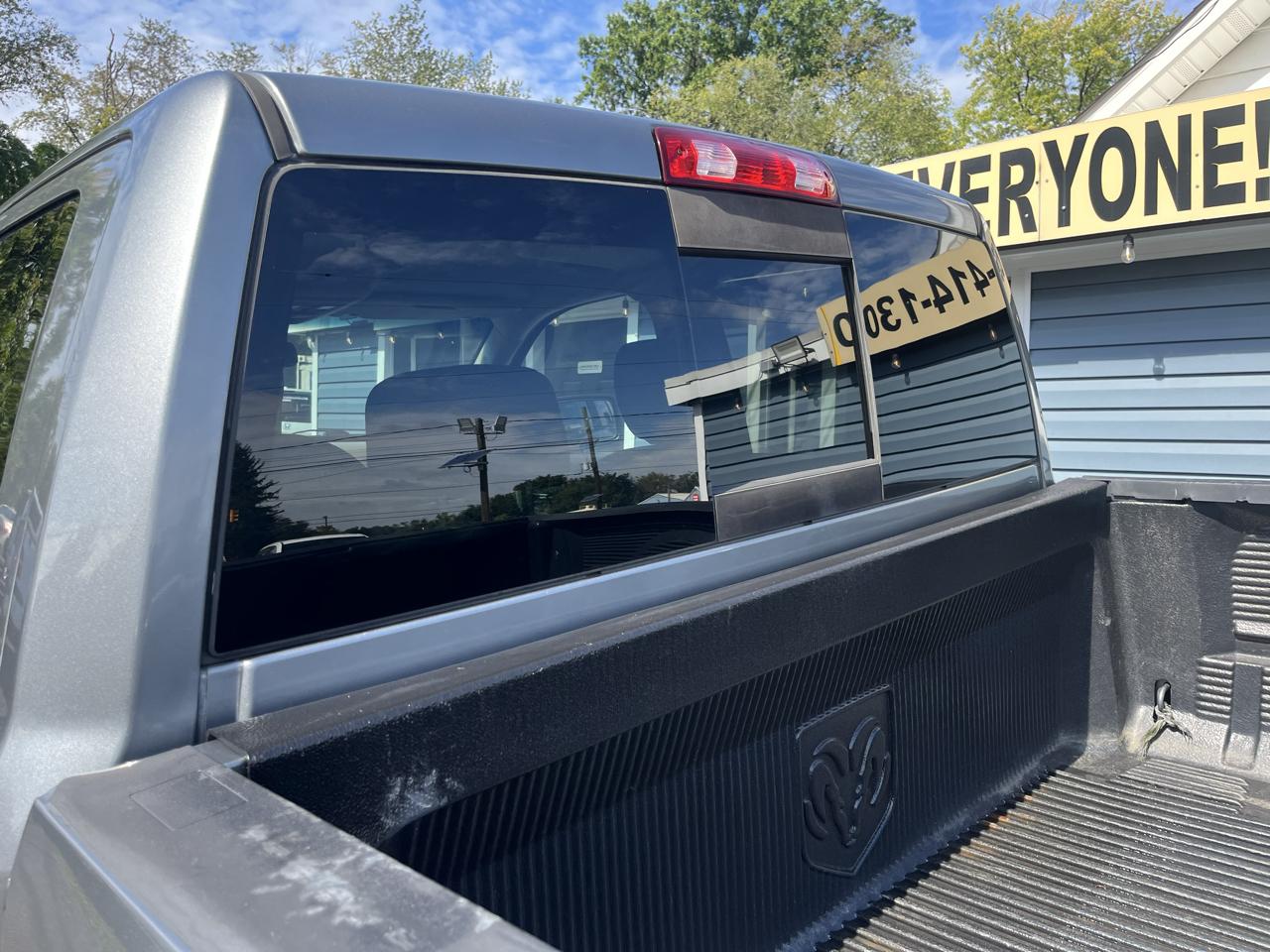 Dodge Ram 1500 4WD Quad Cab 140.5" SLT 2010