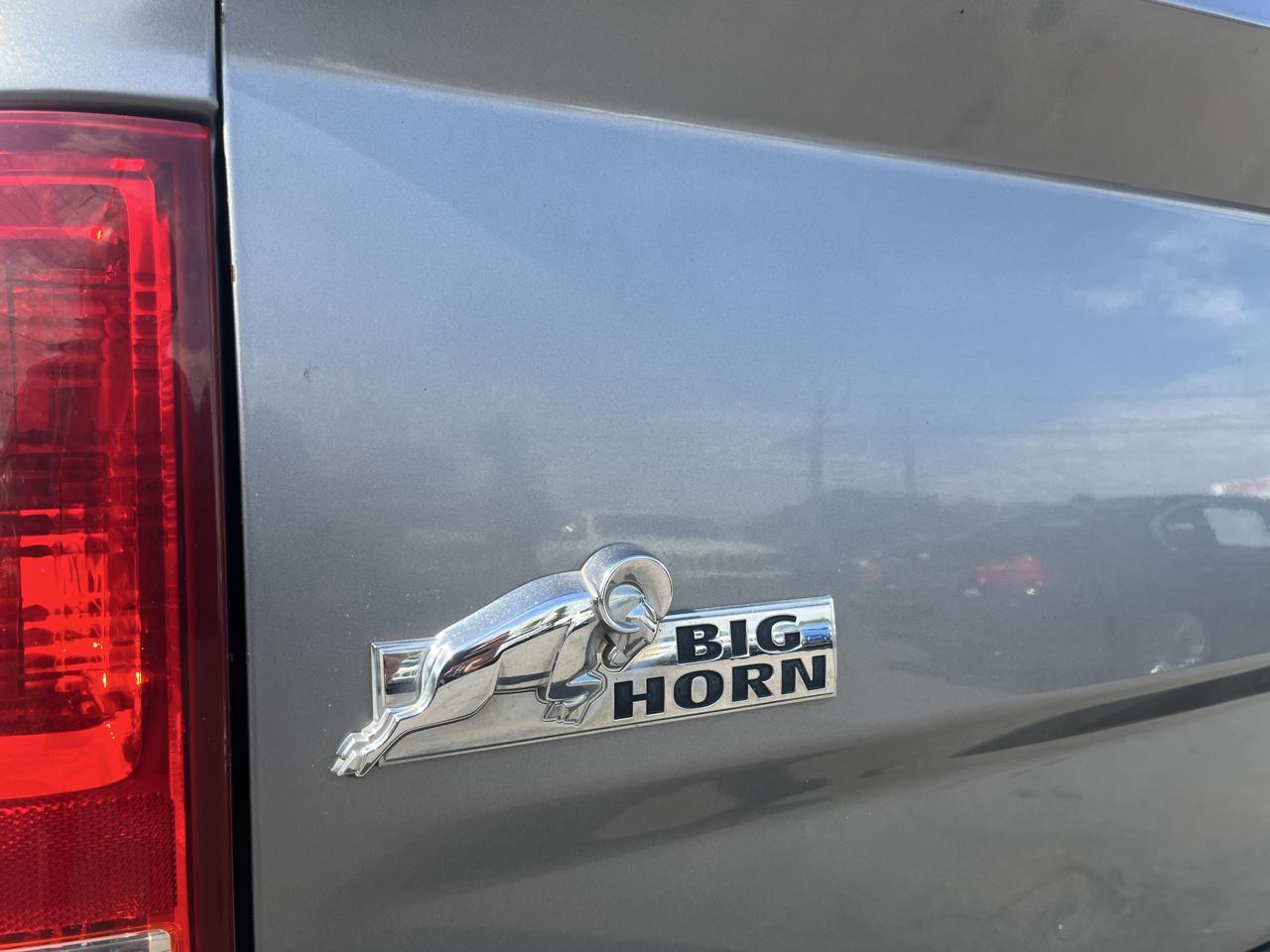 Dodge Ram 1500 4WD Quad Cab 140.5" SLT 2010