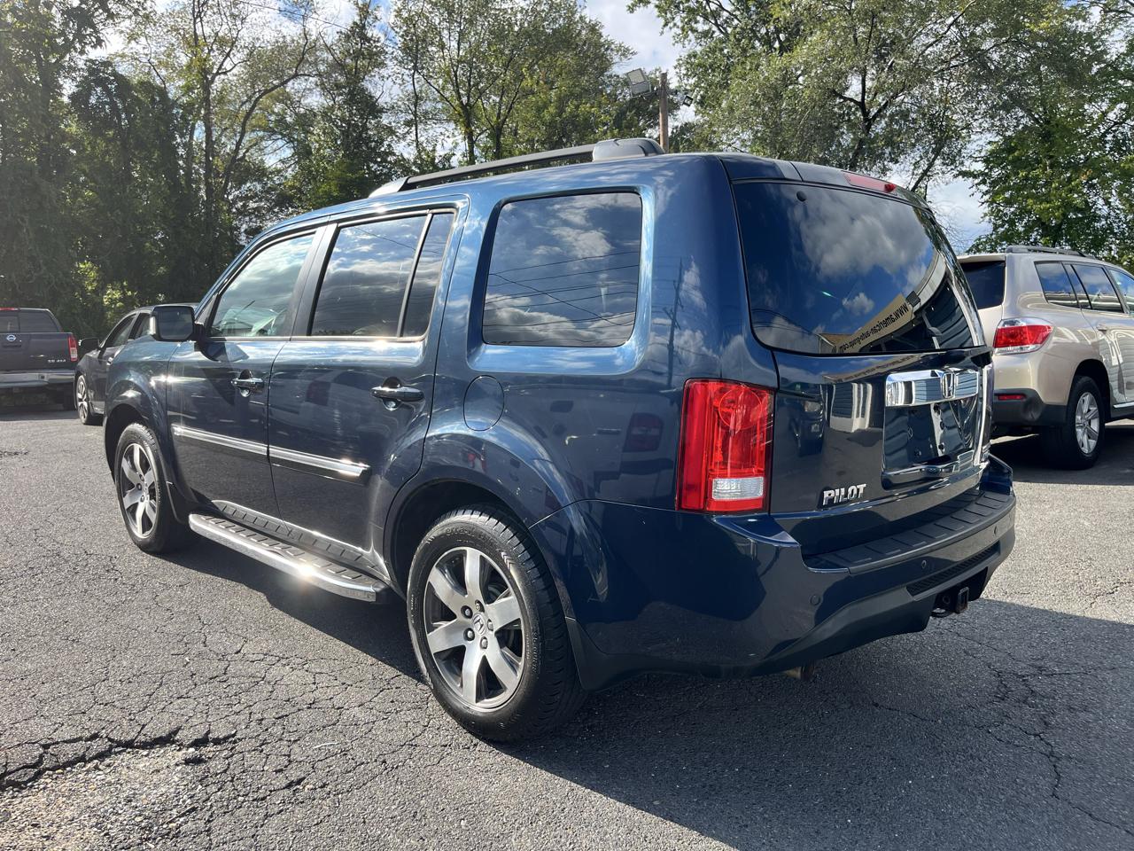Honda Pilot 4WD 4dr Touring w/RES & Navi 2012
