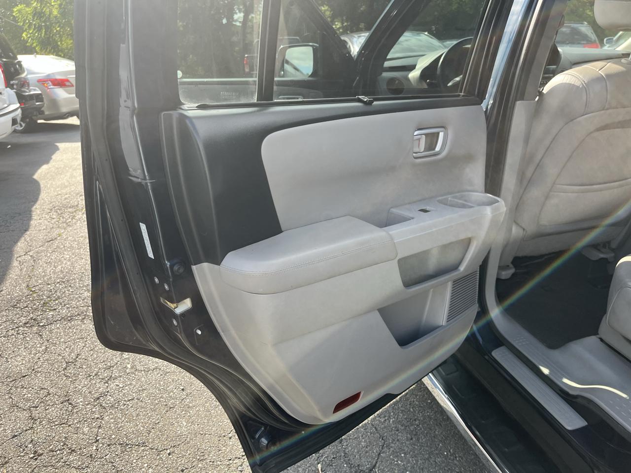 Honda Pilot 4WD 4dr Touring w/RES & Navi 2012