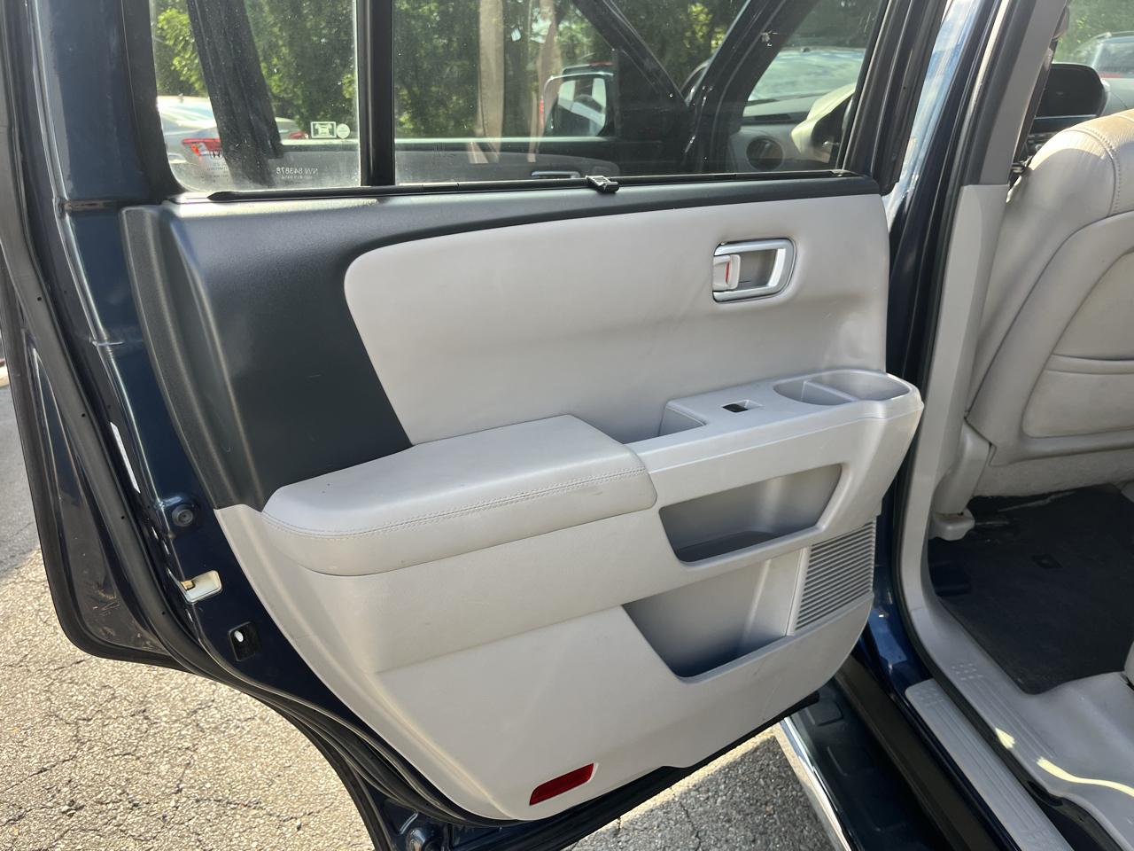 Honda Pilot 4WD 4dr Touring w/RES & Navi 2012