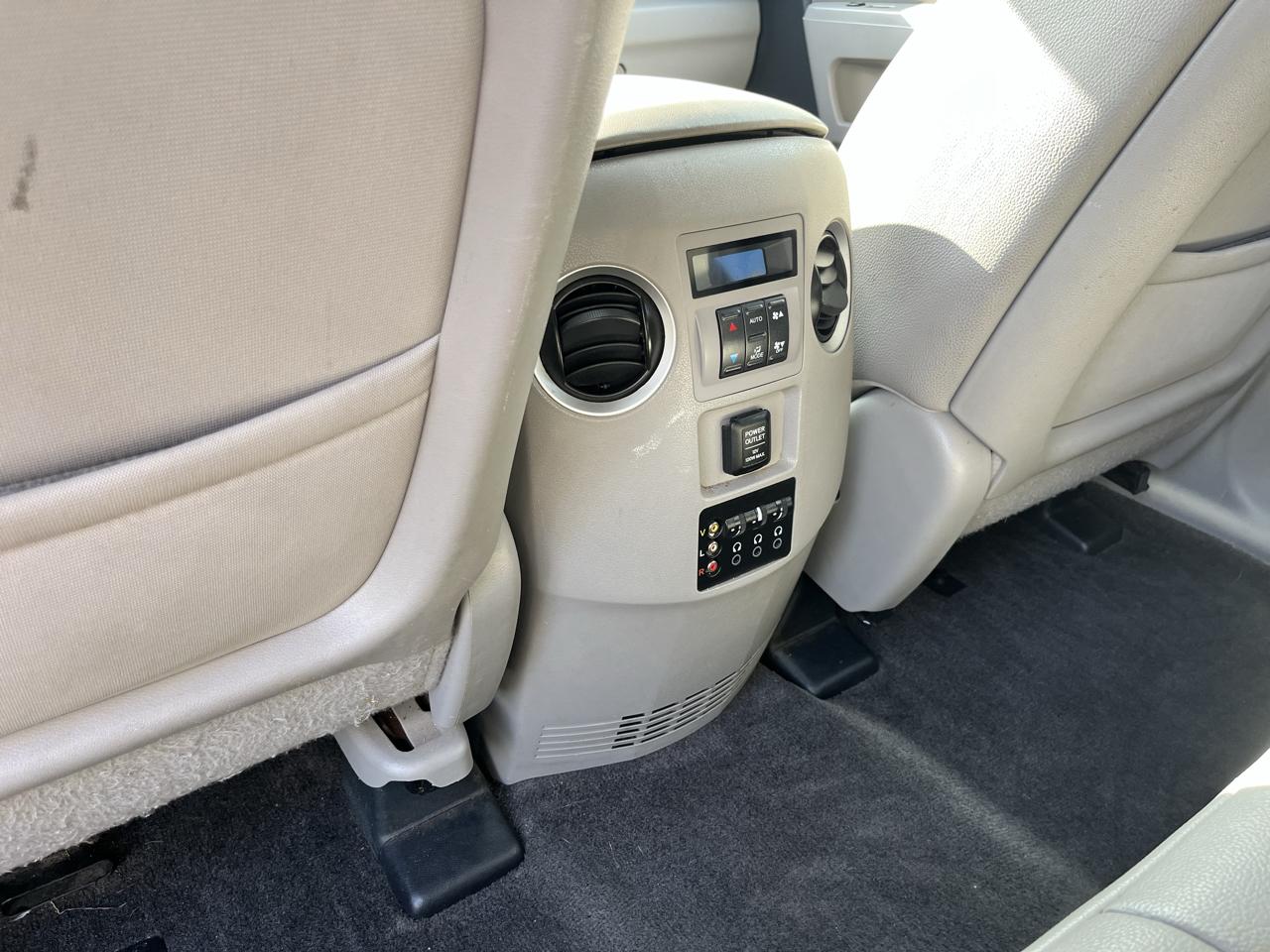 Honda Pilot 4WD 4dr Touring w/RES & Navi 2012